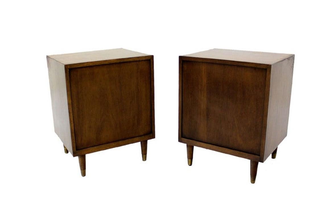 20th Century Pair Johnson One Drawer Espresso Mid Century Modern Walnut Night Stand End Table For Sale