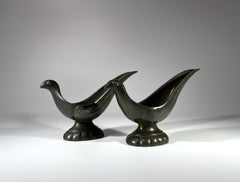 Pareja Just Andersen, Dinamarca Años 30 Art Decó Disko Apoyapipas de metal con pájaros estilizados