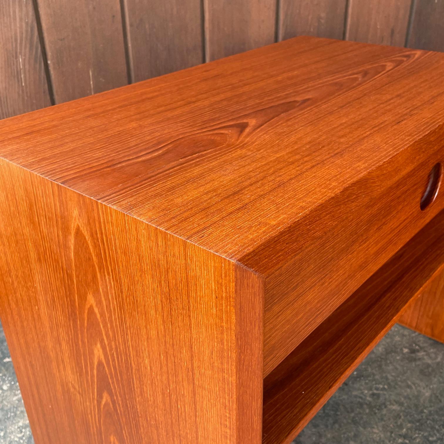 Paire de tables de nuit danoises en teck Kai Kristiansen des années 1970 Vildbjerg Mobelfabrik en vente 4