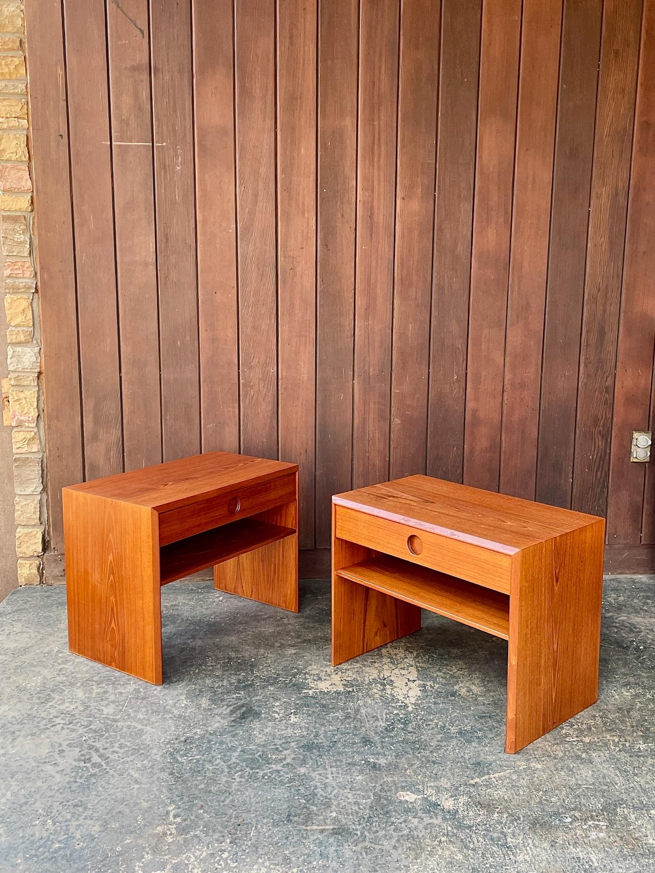 Paire de tables de nuit danoises en teck Kai Kristiansen des années 1970 Vildbjerg Mobelfabrik en vente 10