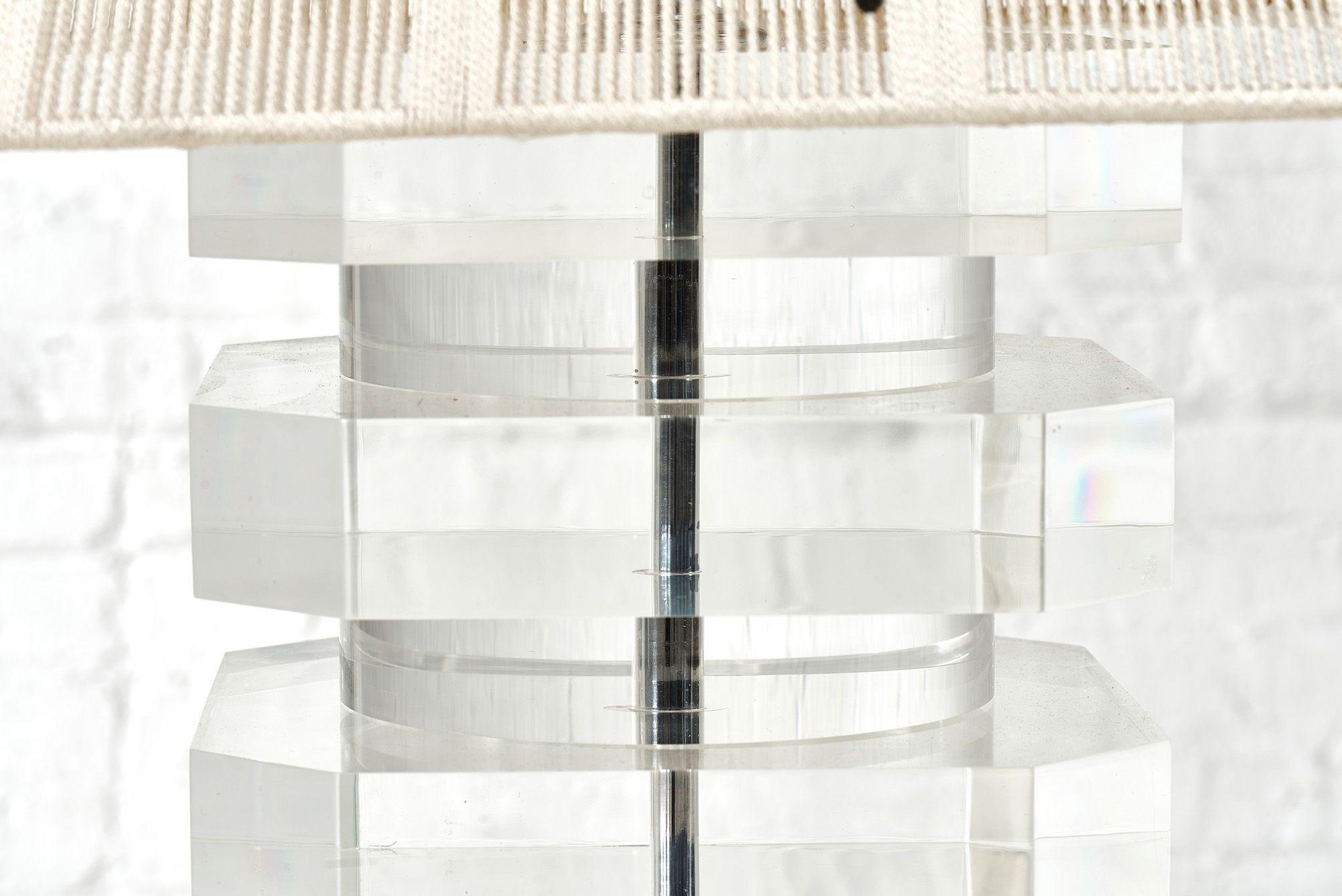 Milieu du XXe siècle Paire de lampes empilées en lucite Karl Springer, 1960 en vente