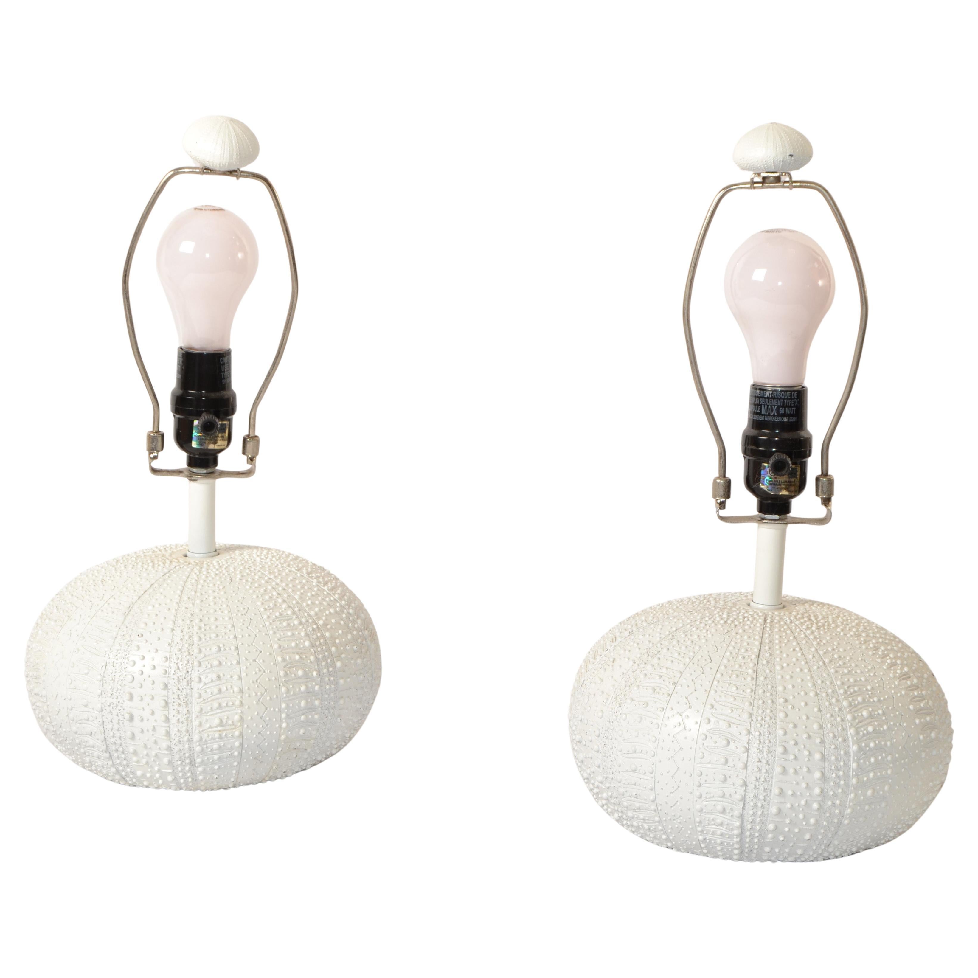 Pareja de lámparas de sobremesa de cerámica con textura de imitación estilo Karl Springer Modernas de mediados de siglo en venta