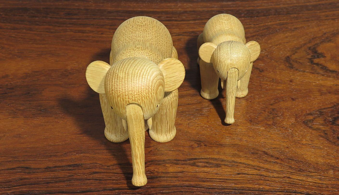 Pair Kay Bojesen White Oak Elephants, Iconic Danish Wooden Toy In Excellent Condition For Sale In Oakland, CA