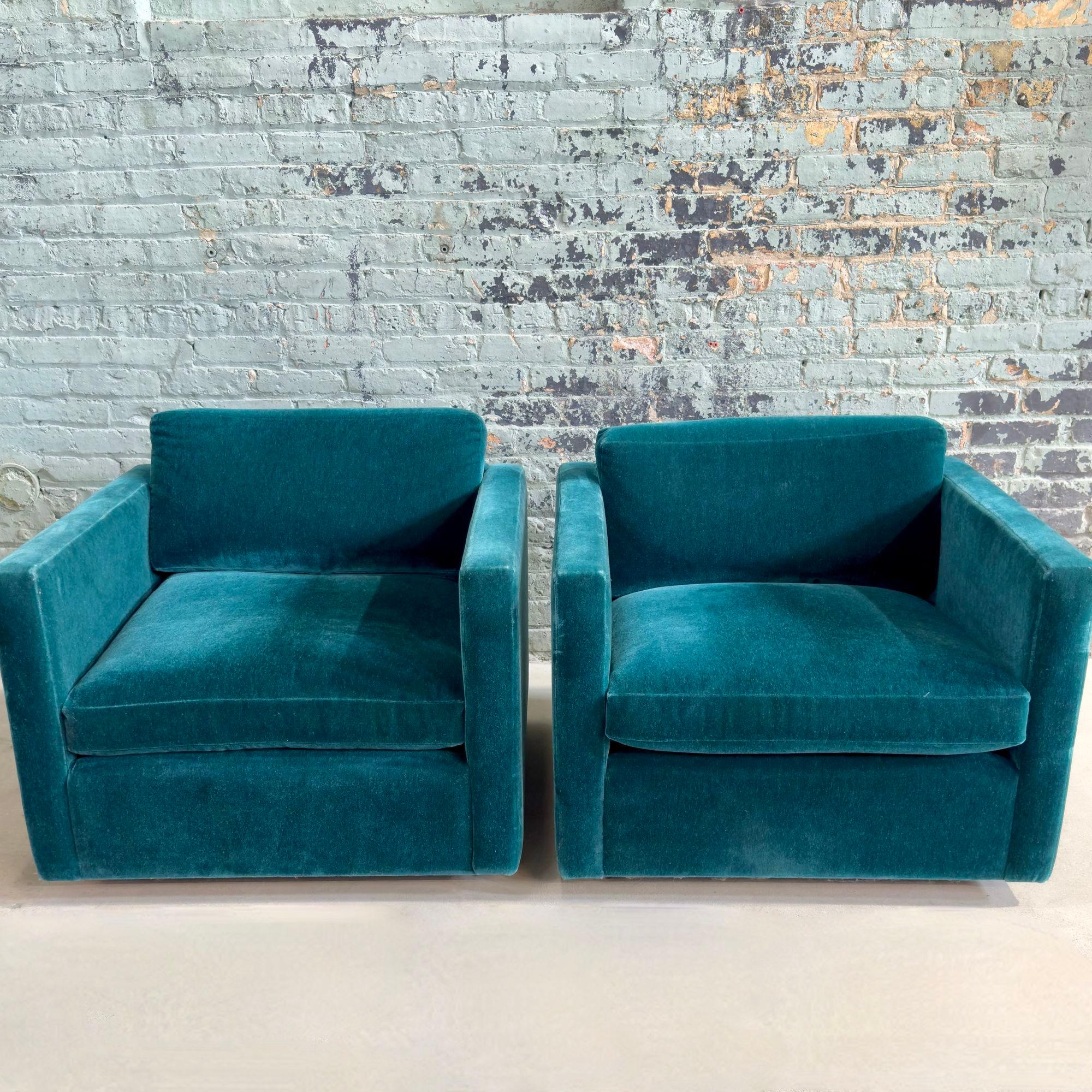 American Pair Knoll Charles Pfister Mohair Lounge Chairs, 1980 For Sale