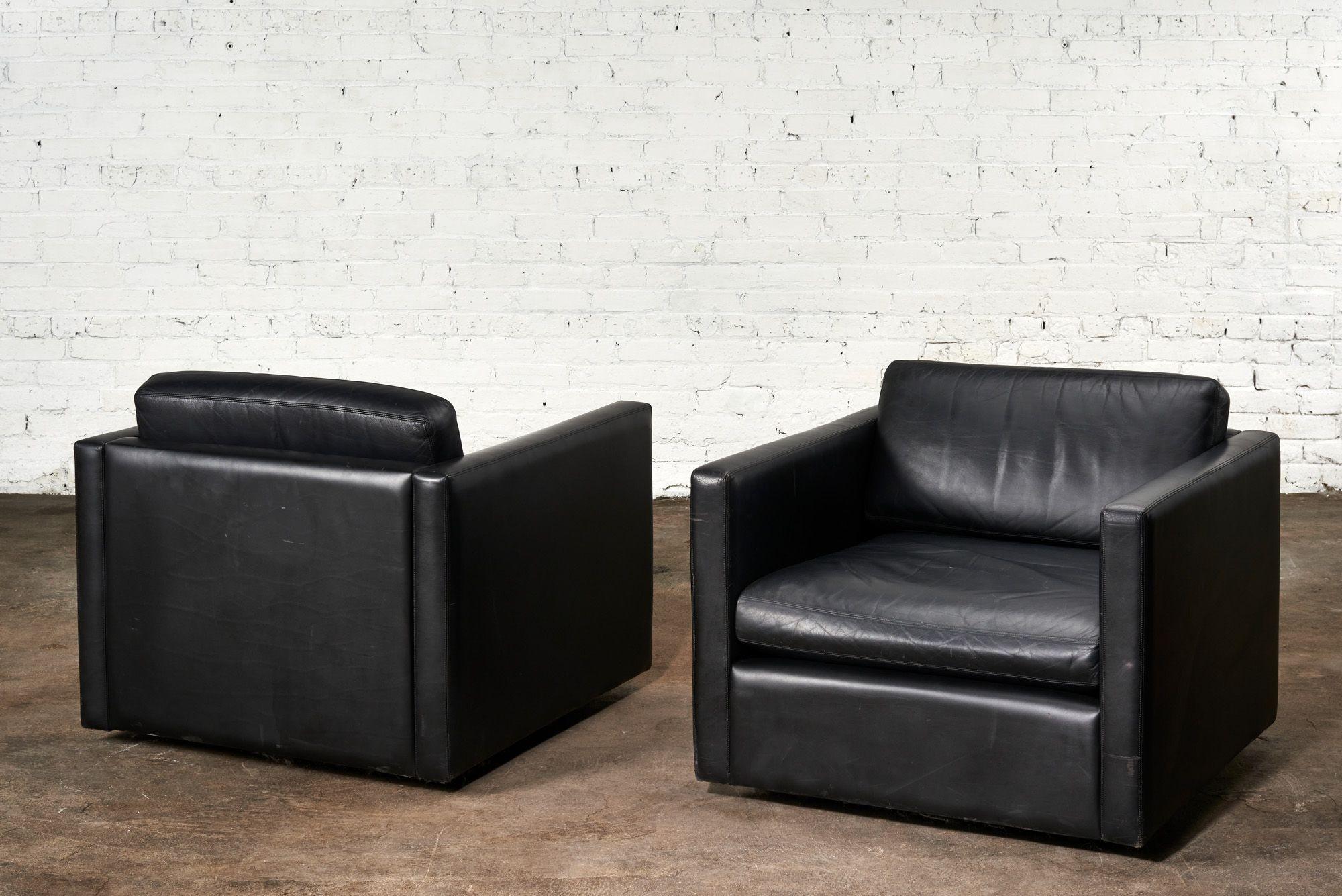 Pair Knoll Pfister Black Leather Lounge Chairs, 1980 In Good Condition For Sale In Chicago, IL