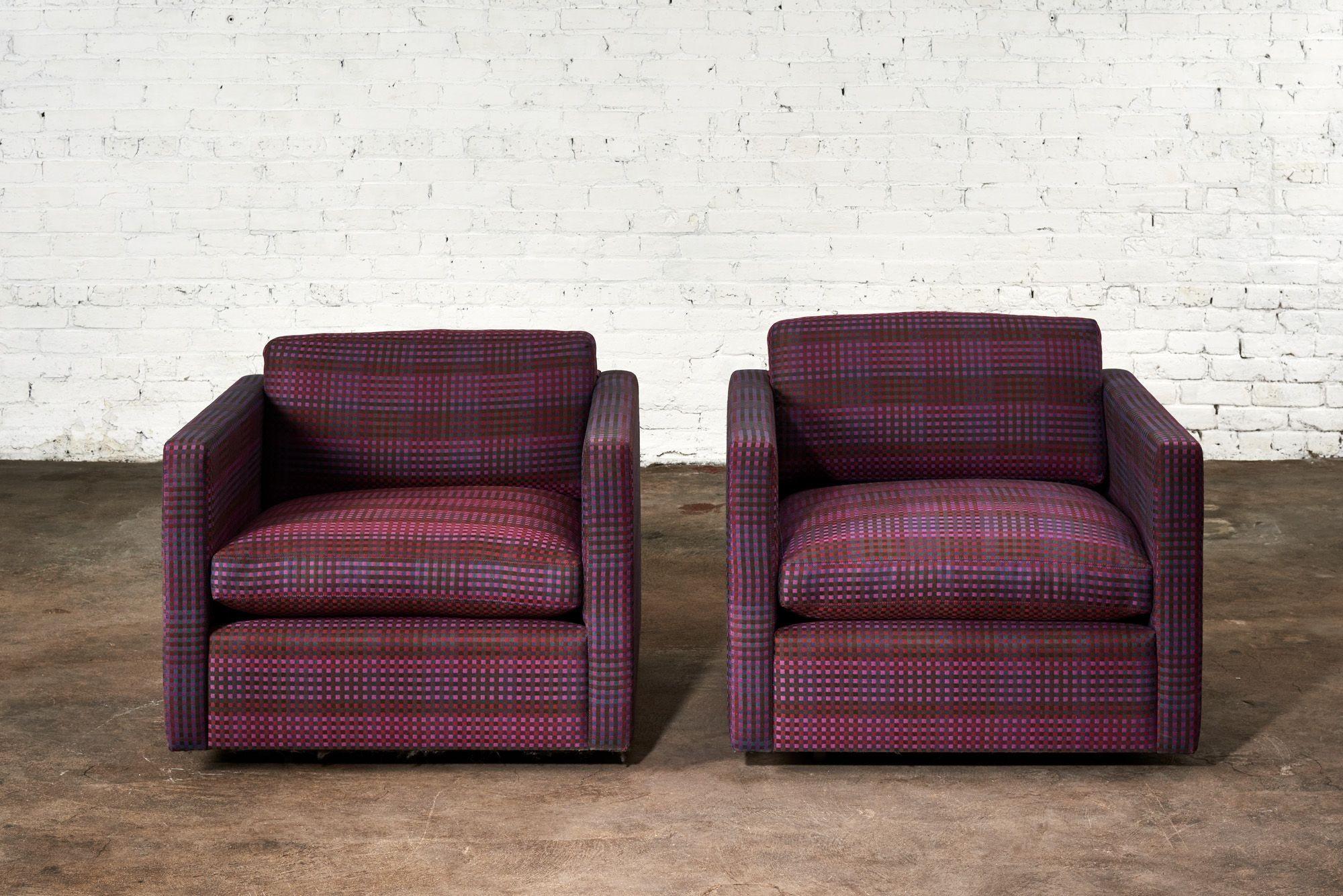 Paar Knoll Pfister Lounge Chairs, 1980.  Original-Polsterung in ausgezeichnetem Zustand.