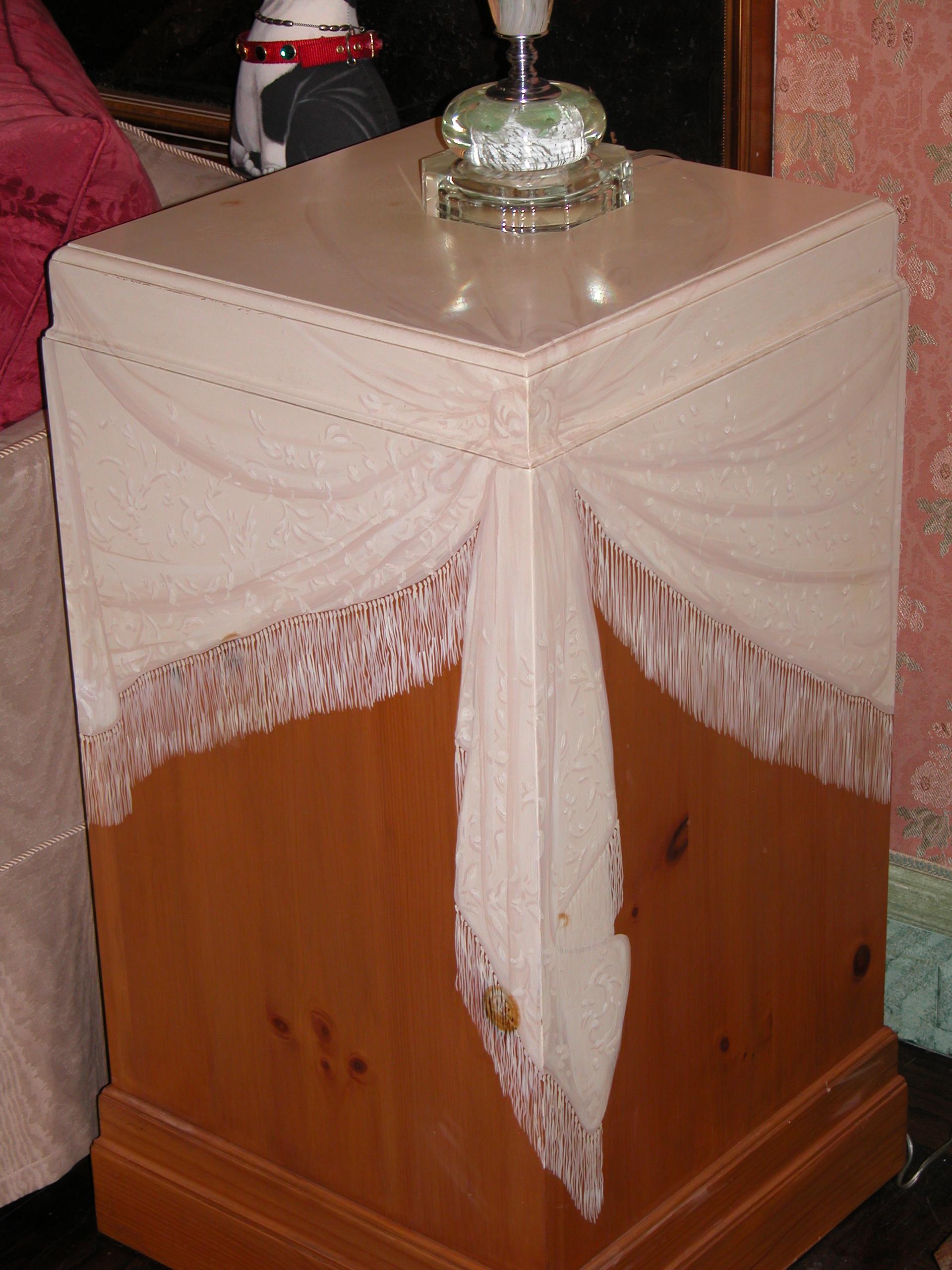 Pair Knotty Pine Square Pedestals with Custom Painted Scarf Designs In Good Condition For Sale In Pittsburgh, PA
