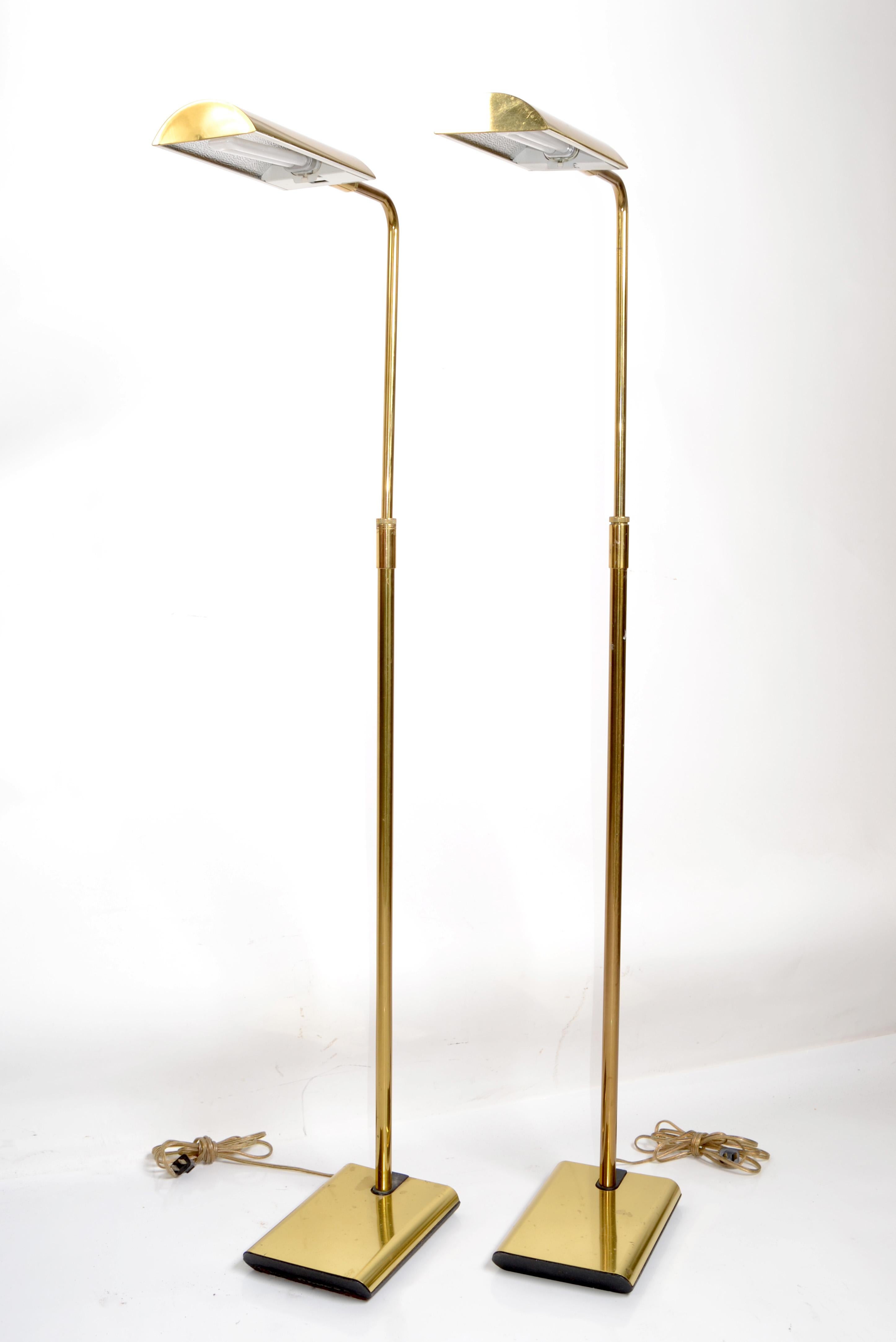 Pair Koch & Lowy Articulated Polished Brass Floor Lamps Mid-Century Modern 1965 In Good Condition For Sale In Miami, FL