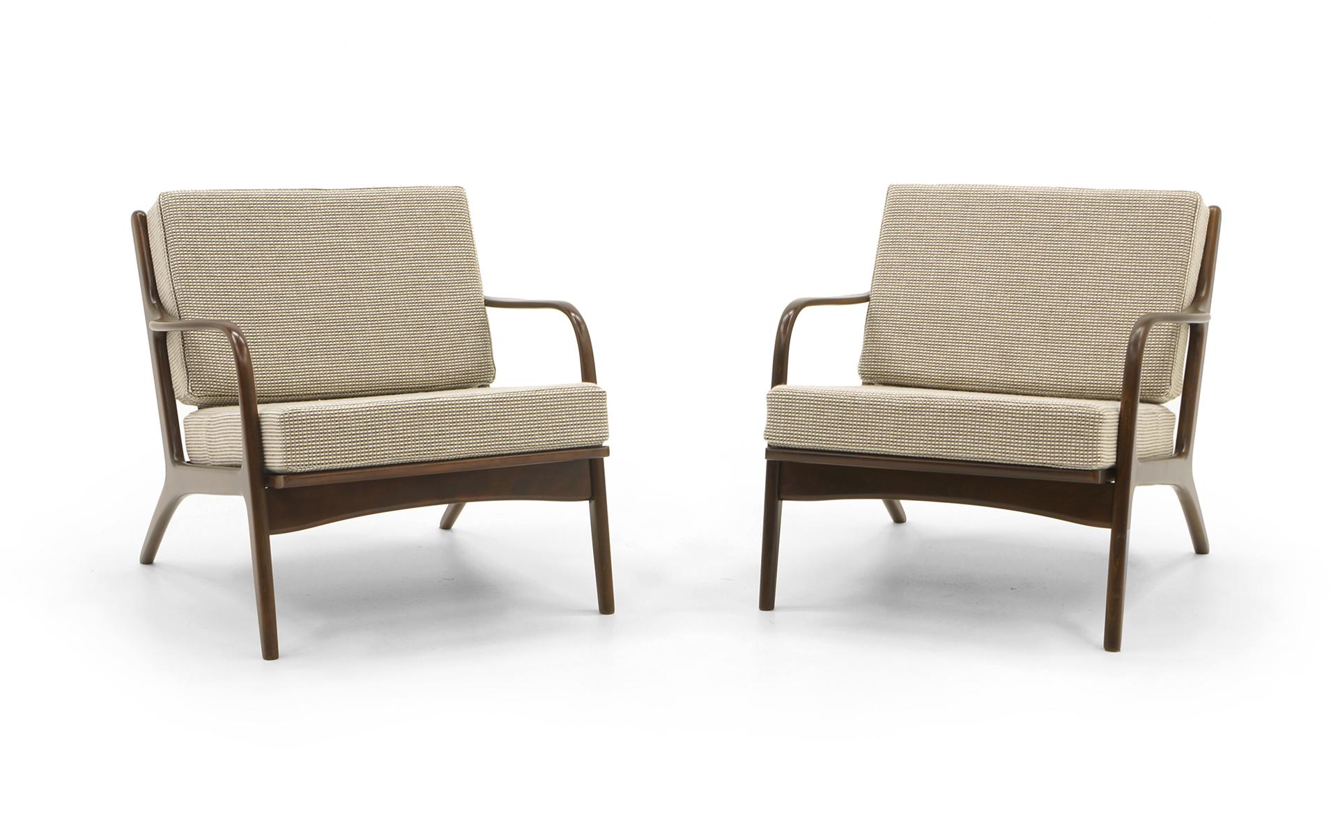 Pair Kofod-Larsen Danish Modern Lounge Chairs, Restored. PRICE IS FOR THE PAIR. In Excellent Condition In Kansas City, MO