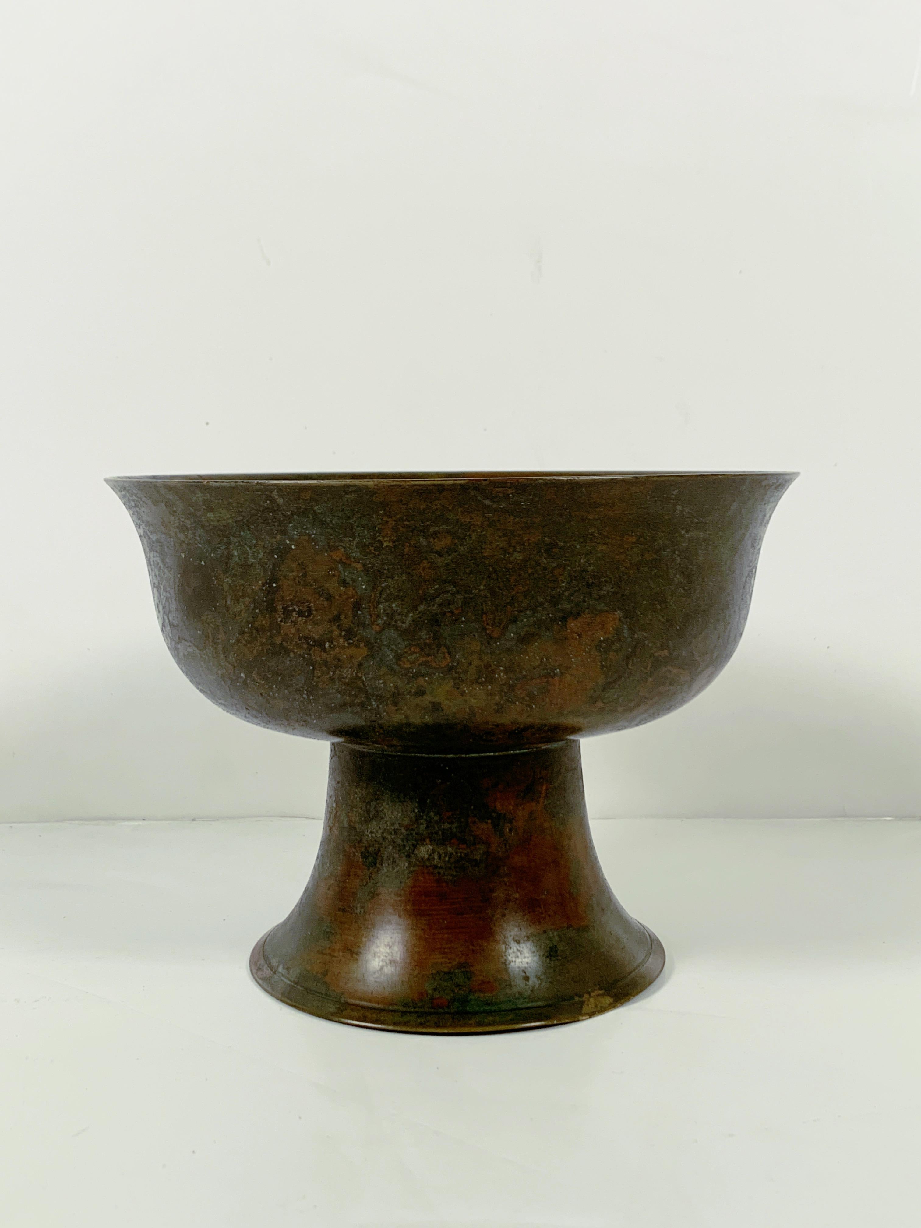 Pair of Korean Goryeo Dynasty Bronze Pedestal Bowls, 13th-15th Century, Korea For Sale 6
