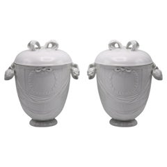 Paire de vases en porcelaine KPM "Ribbon" Allemagne vers 1960