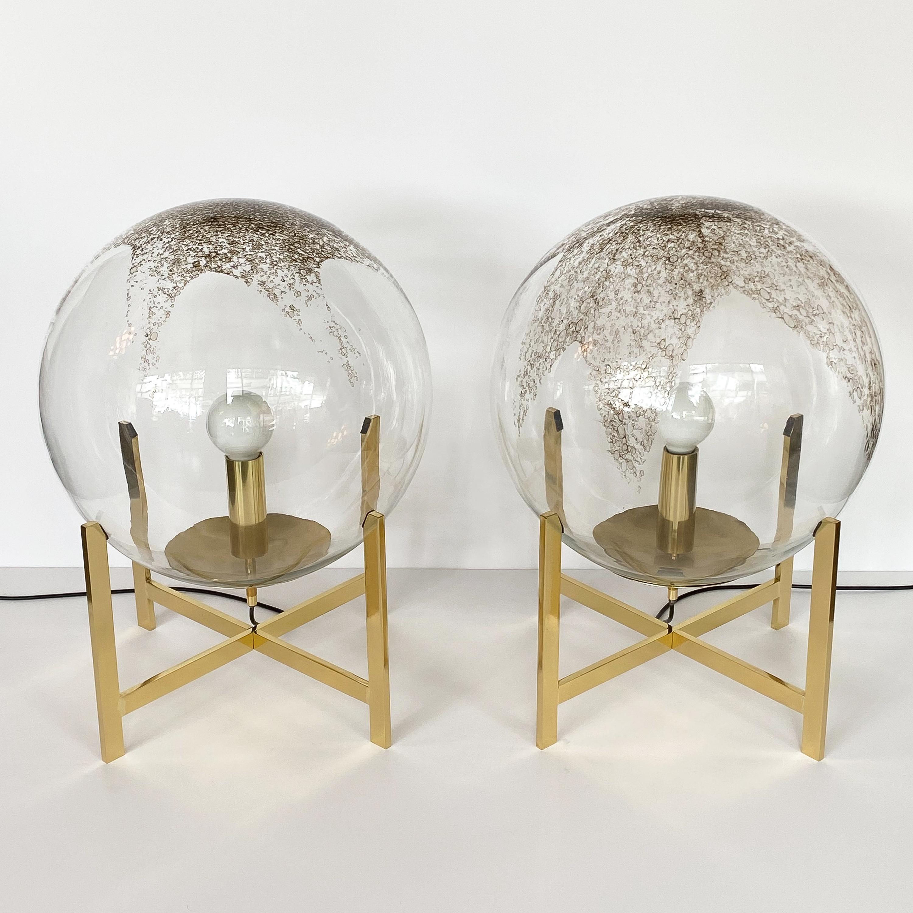 Pair of La Murrina Murano Glass Globes and Brass Table Lamps In Good Condition In Chicago, IL