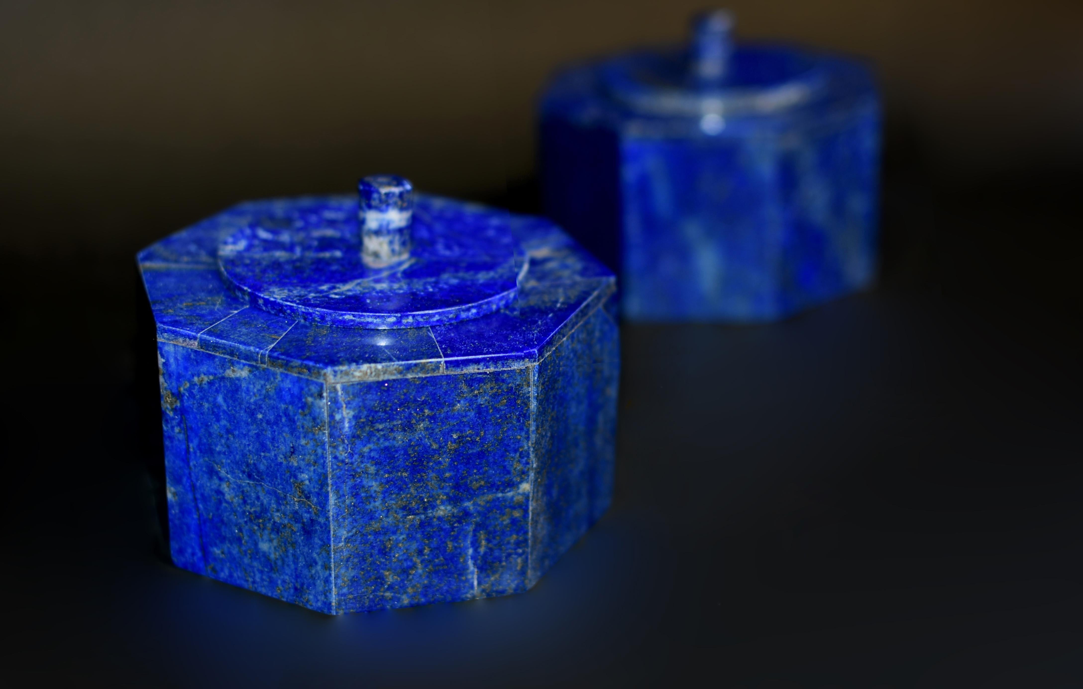 20ième siècle Paire de boîtes octogonales en lapis-lazuli de 4 pouces de qualité AAA en vente
