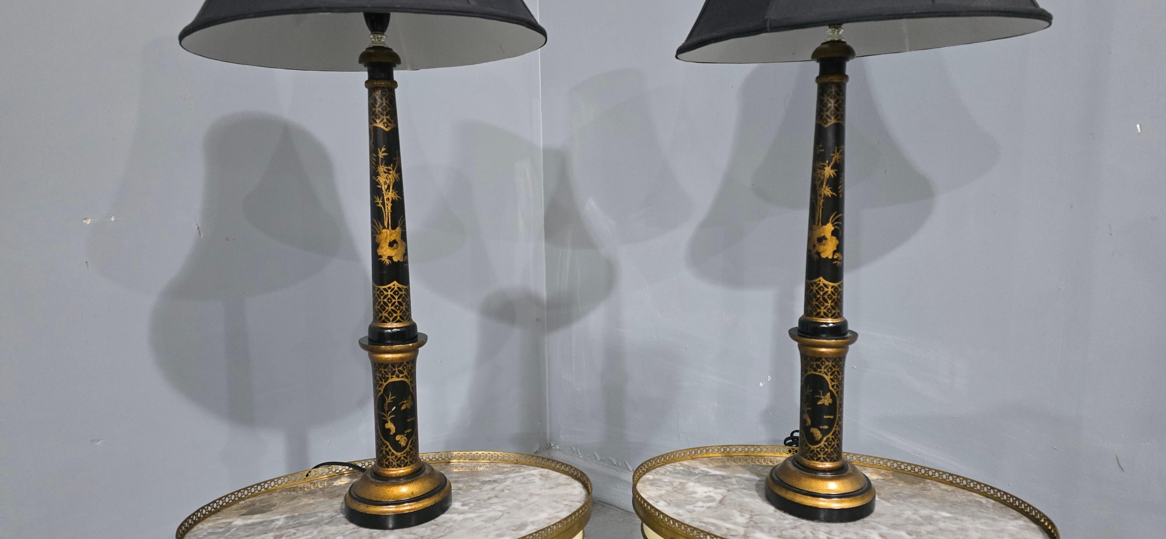 Pair Laquered Table Lamps Inglés en venta