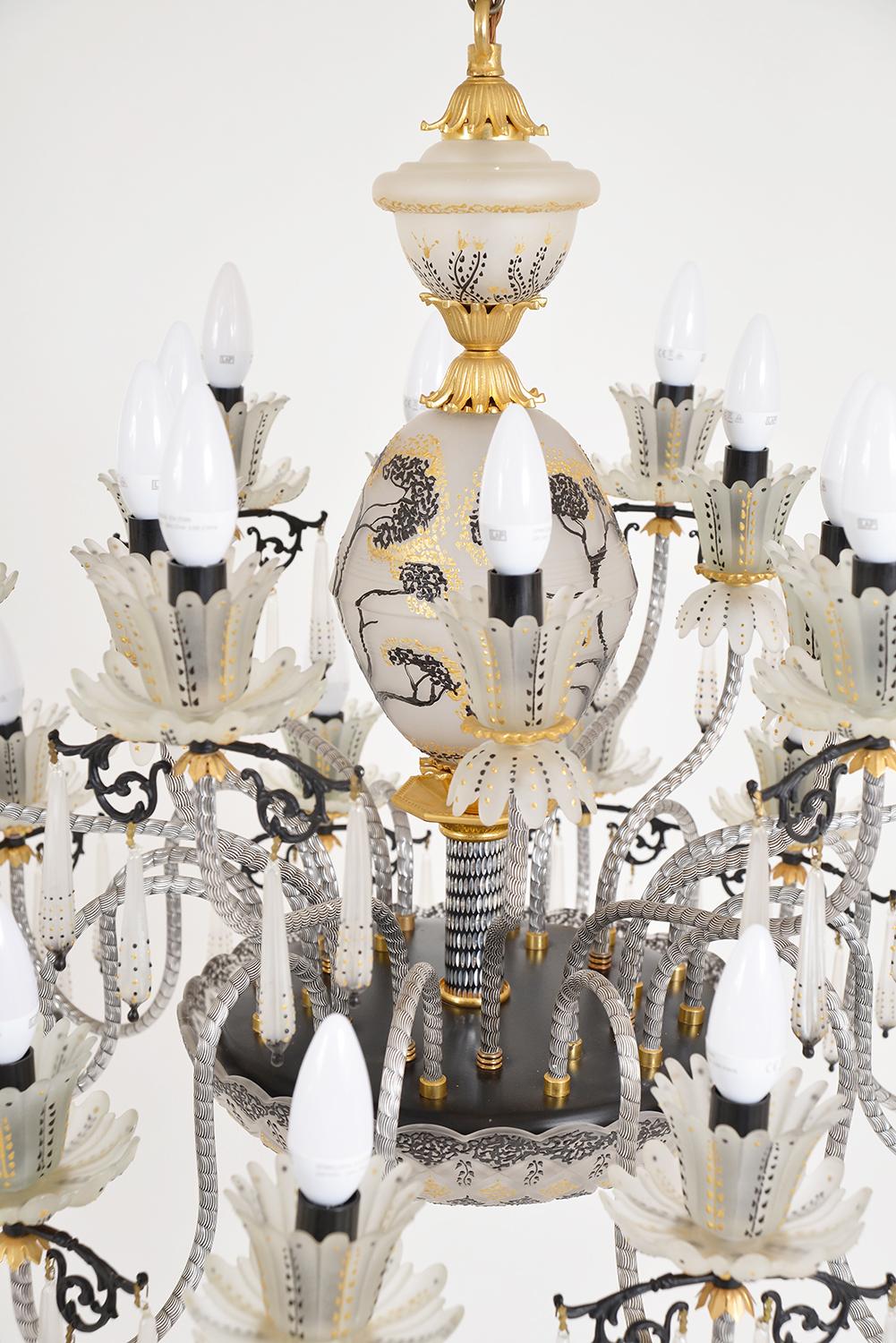 Paire de grands lustres vénitiens italiens Belle Epoque des années 1970 en verre doré à 24 ampoules en vente 1