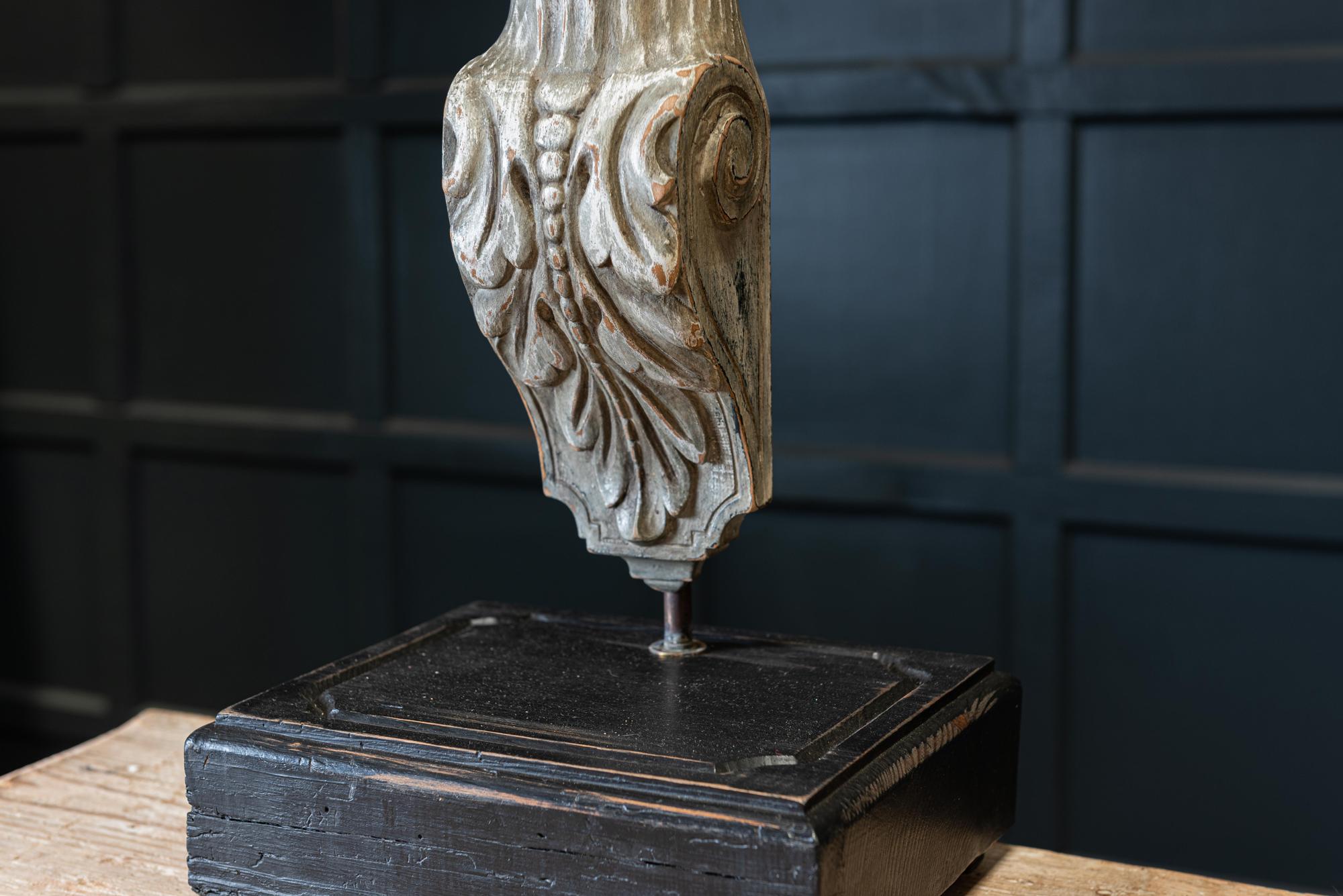 Pair of Large 19th Century French Polychrome Corbel Lamps 7