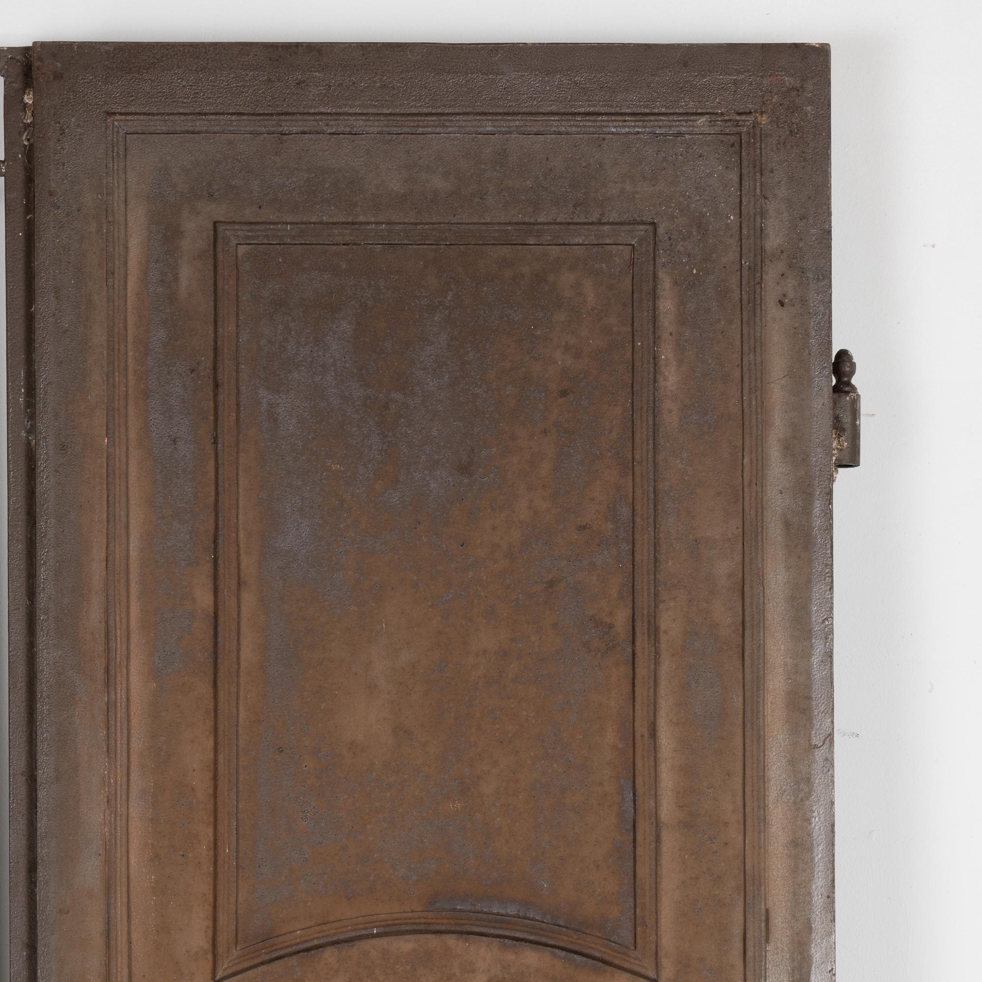 Pareja, Grandes puertas de hierro del siglo XX, Hungría en Bueno estado para la venta en Round Top, TX