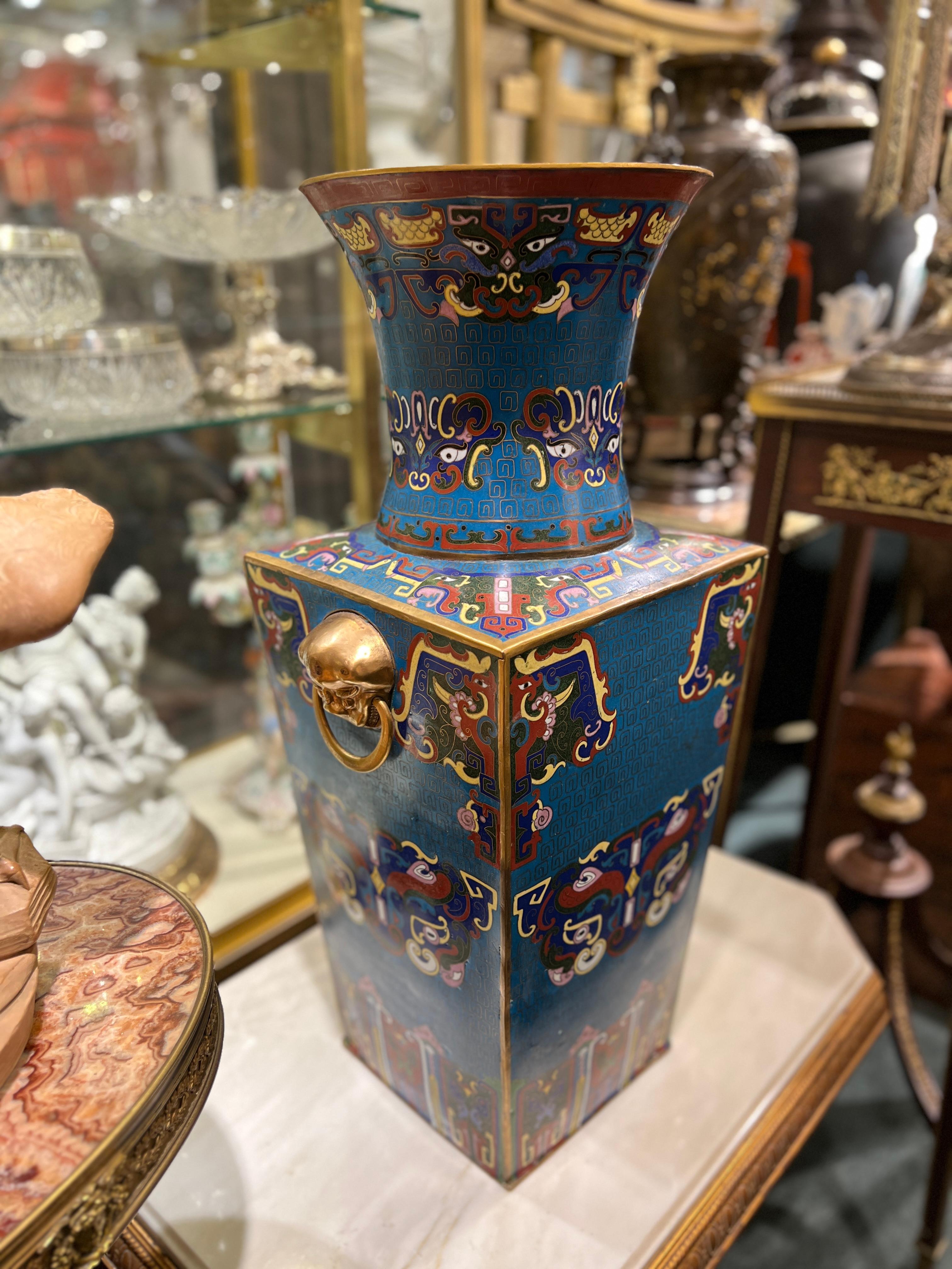 Cloisonné Coppia di grandi vasi antichi di cloisonne del XIX secolo in vendita