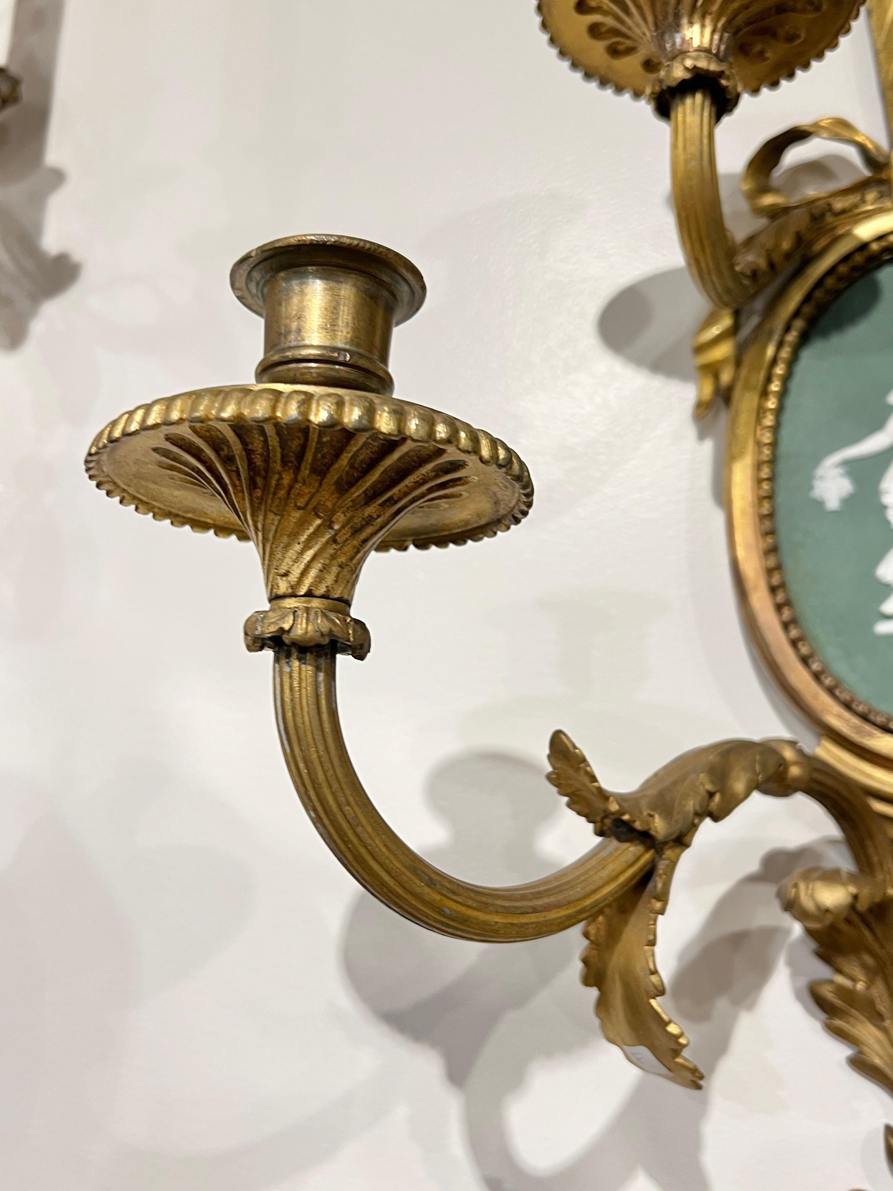 Coppia di grandi lampade francesi in stile Luigi XVI in bronzo dorato e diaspro porcellana in vendita 4