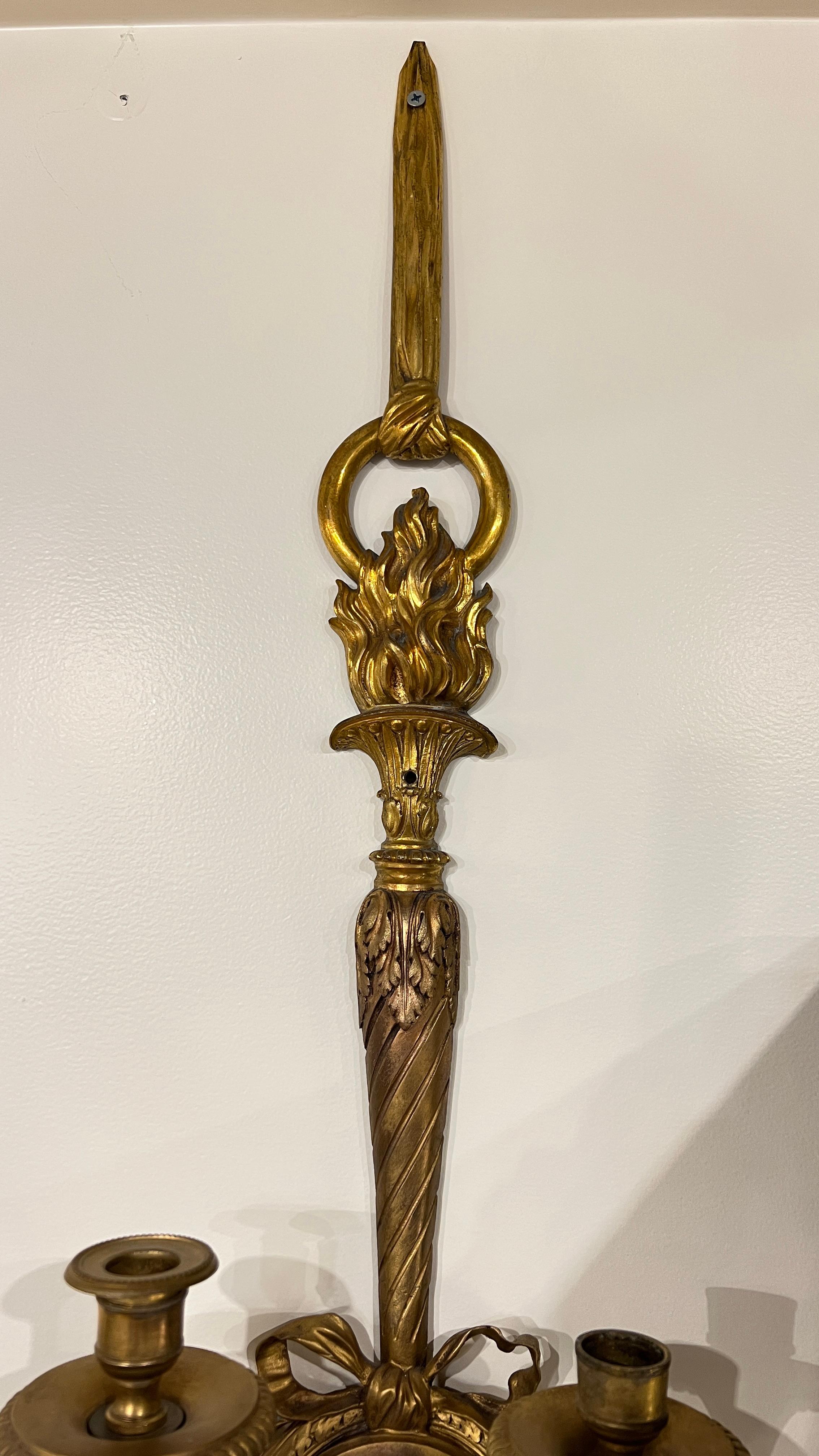 Coppia di grandi lampade francesi in stile Luigi XVI in bronzo dorato e diaspro porcellana in vendita 2