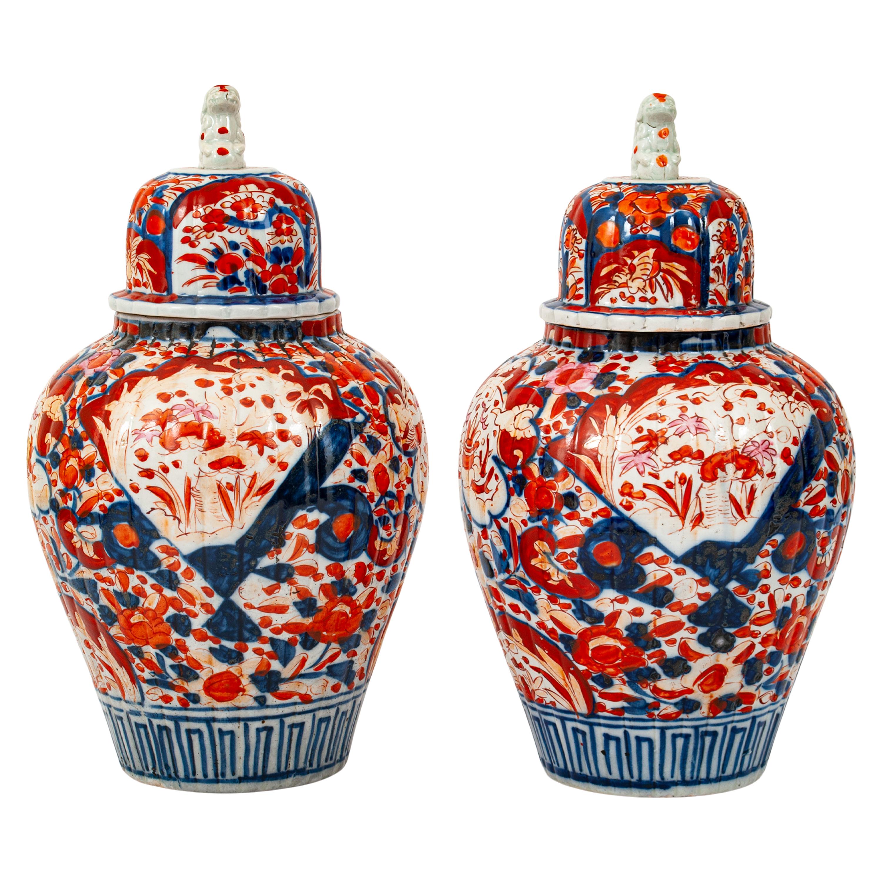 Pair Large Antique Japanese Meiji Period Porcelain Imari Lidded Jars Urns, 1880 In Good Condition For Sale In Portland, OR