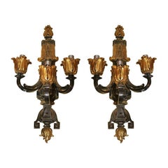 Coppia di grandi lampade antiche neoclassiche a 3 luci in bronzo dorato e patinato