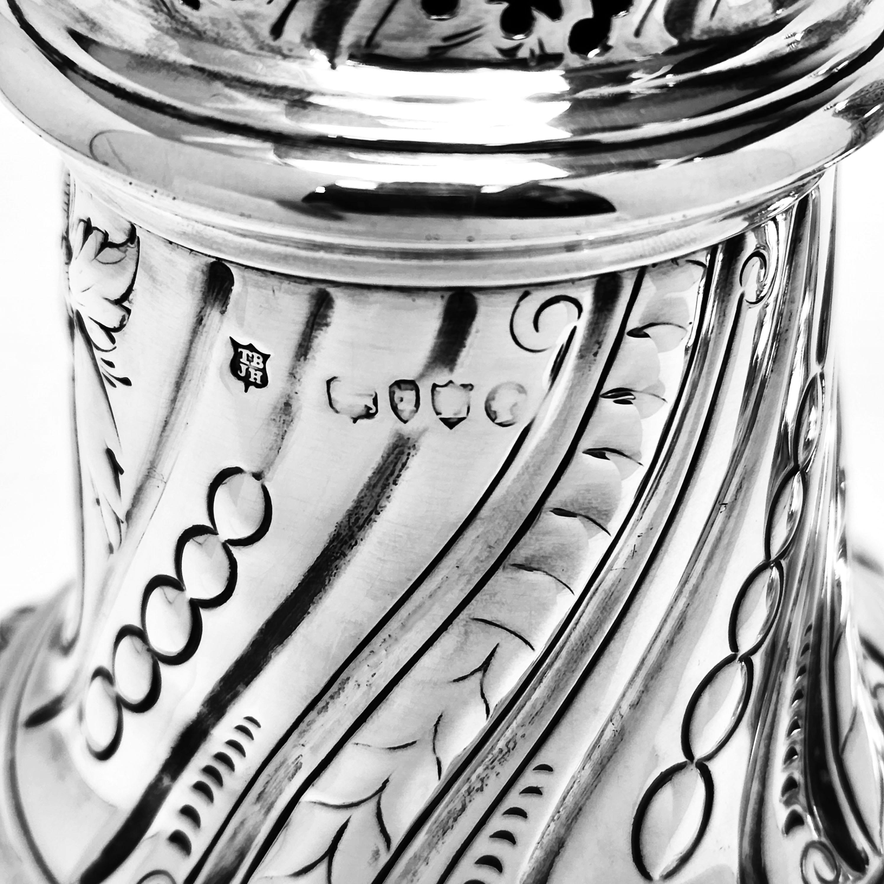 Große antike viktorianische Silberguss-/Schirmen / Shakers 1886 / 87 Zuckerdosen, Paar im Zustand „Gut“ im Angebot in London, GB