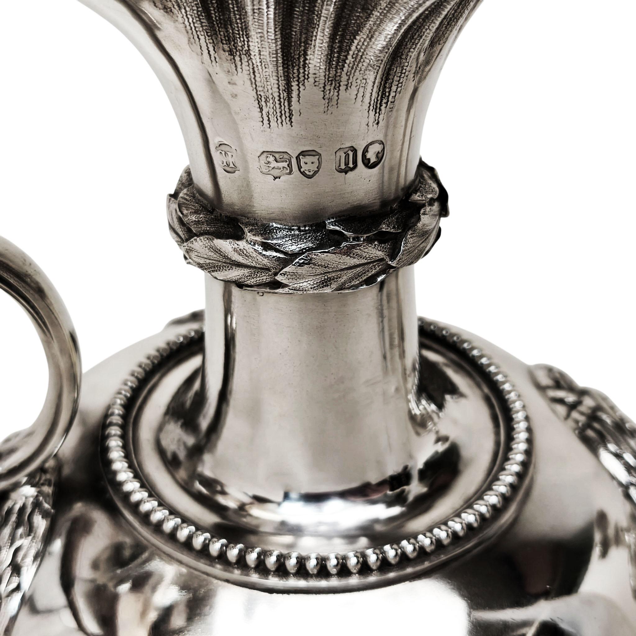 Coppia di grandi brocche d'argento antiche vittoriane Ewers Pitchers 1868 Londra, Inghilterra in vendita 1