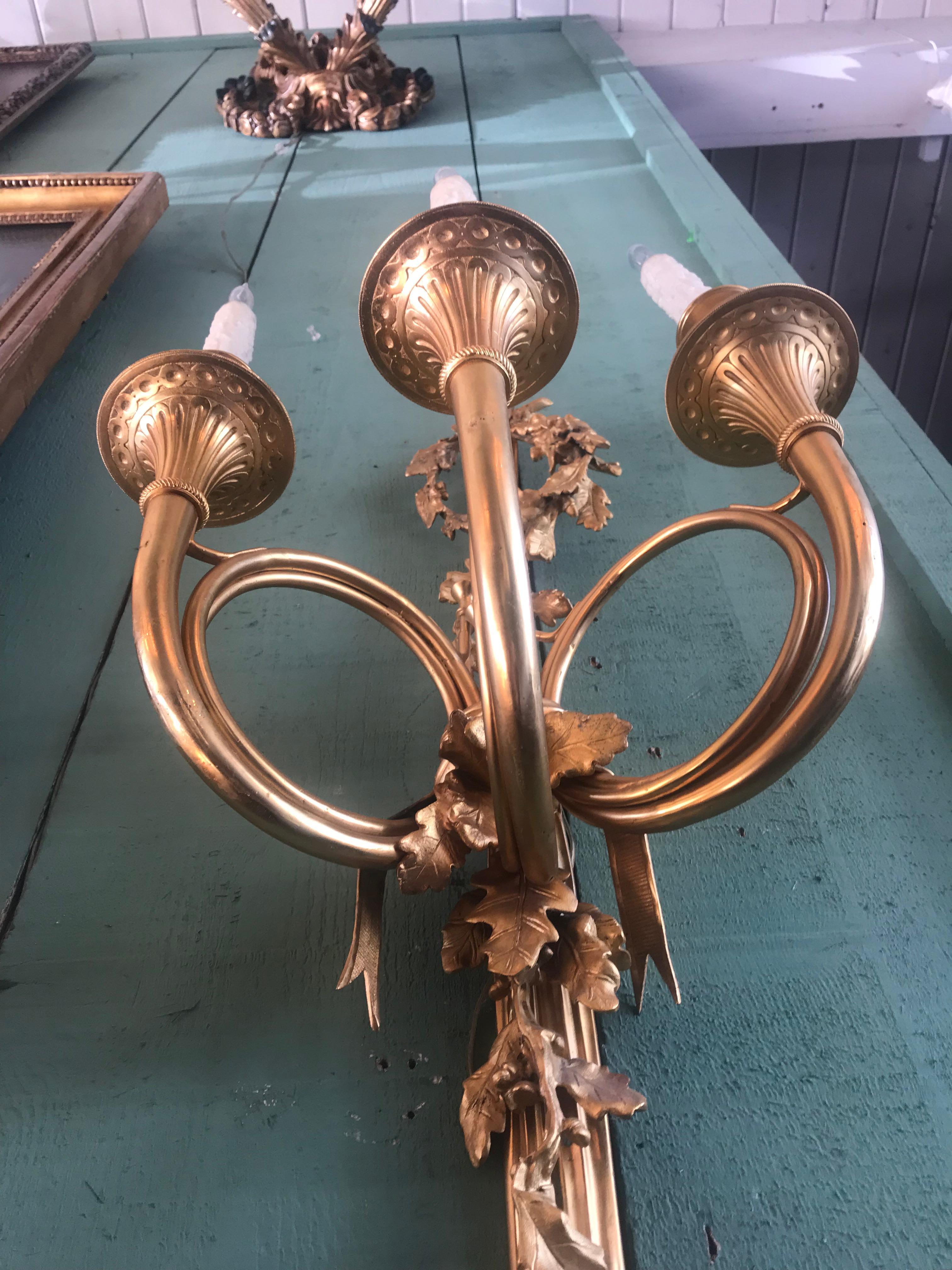Pair Large Antique Wall Mount Light Sconces Gilt Bronze Hunt Trumpet Bronze Dore For Sale 8