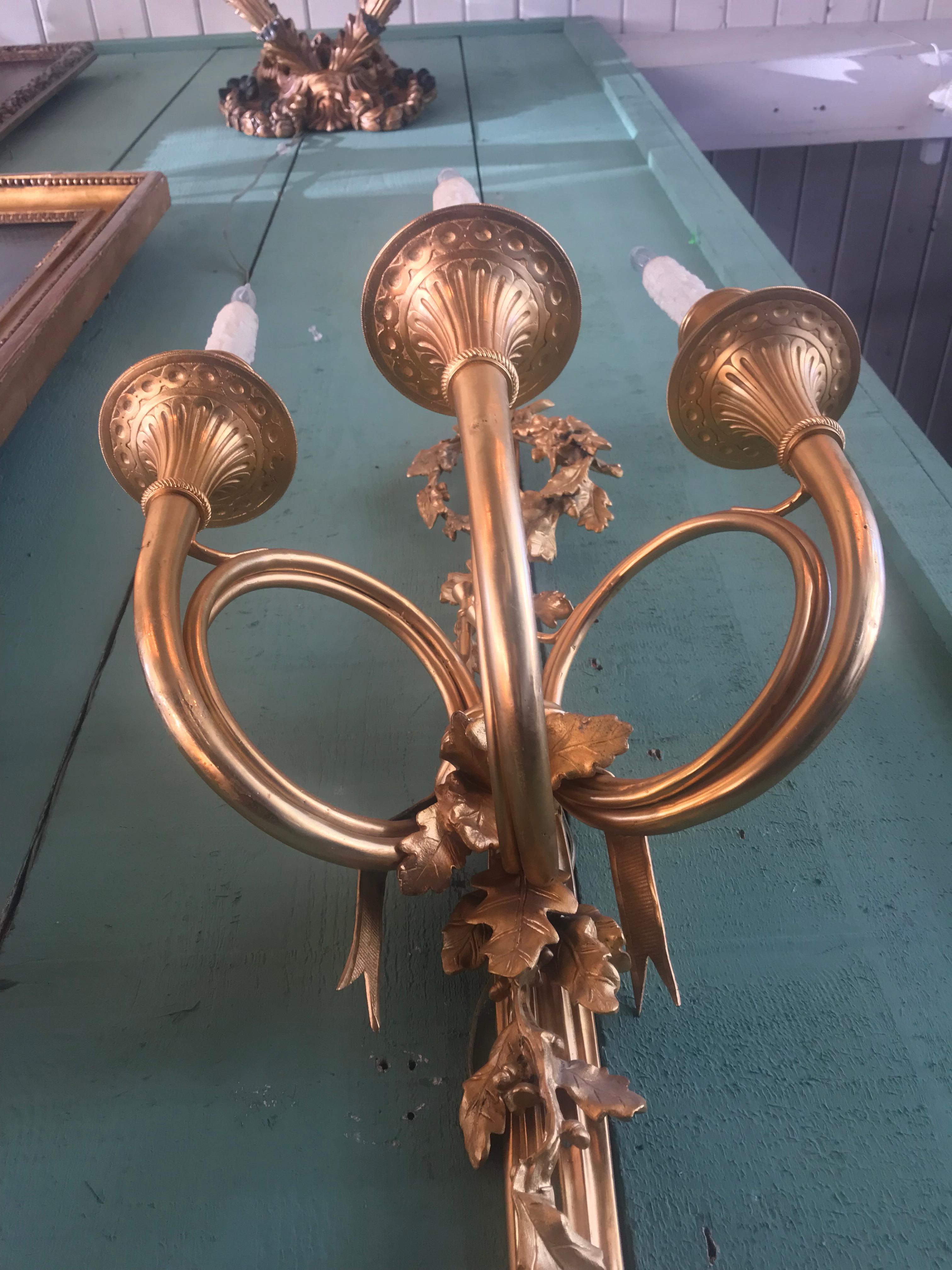 Pair Large Antique Wall Mount Light Sconces Gilt Bronze Hunt Trumpet Bronze Dore For Sale 9