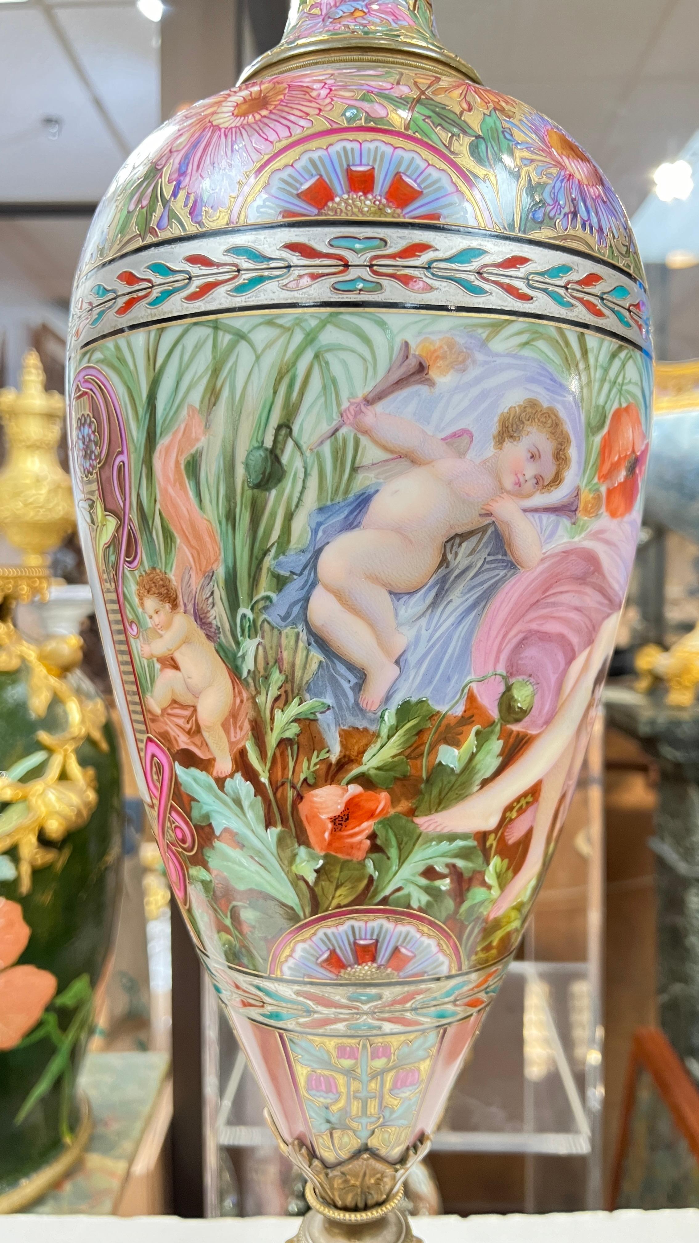 Paire de grands vases émaillés pseudo-cloisonnés de style Sèvres Art Nouveau Bon état - En vente à New York, NY