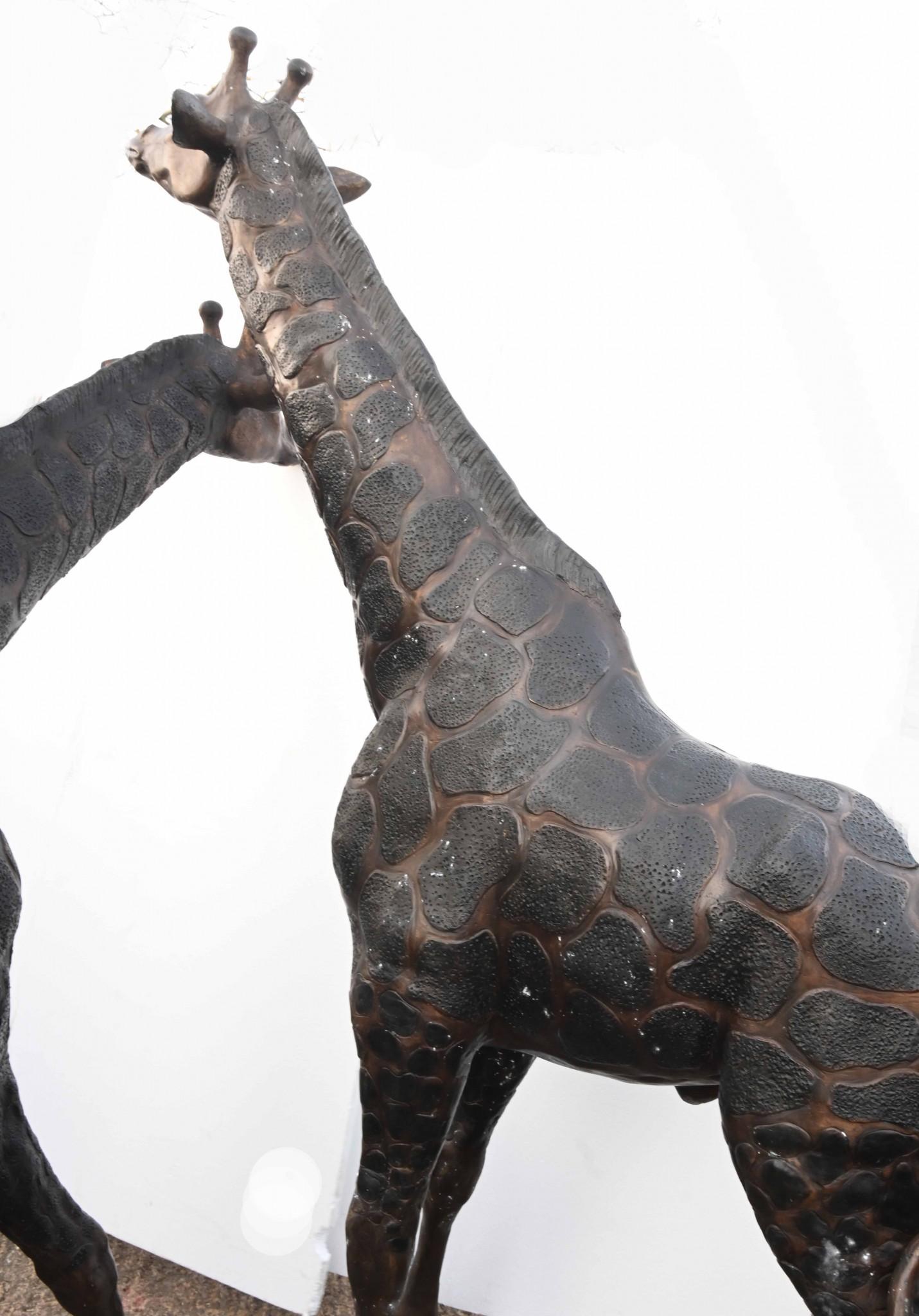 Paire de grandes statues de girafe en bronze - 226 cm en vente 6