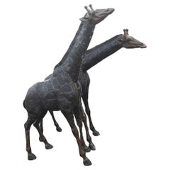 Paire de grandes statues de girafe en bronze - 226 cm