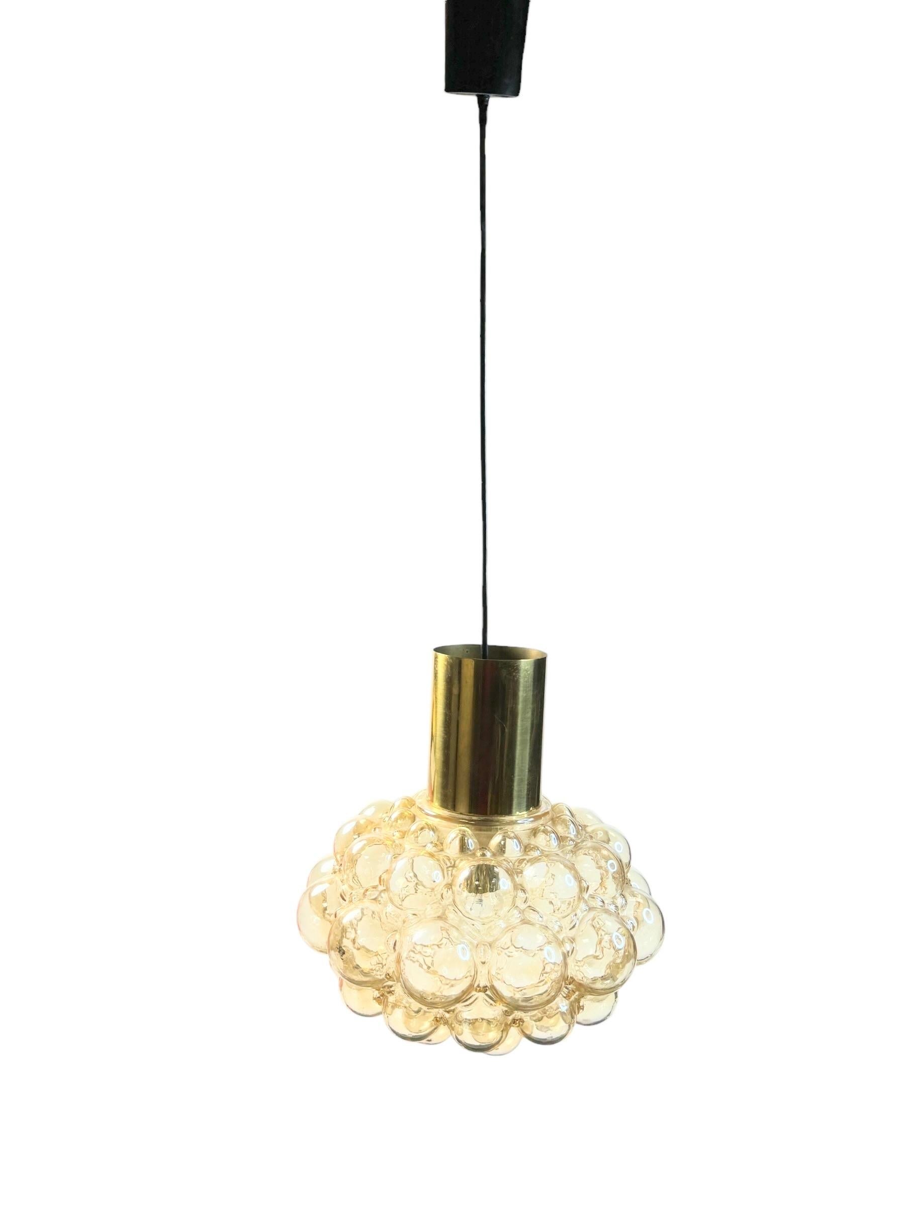 Pair Large Bubble Glass Pendelleuchten von Helena Tynell, Limburg, Deutschland 1960s (Moderne der Mitte des Jahrhunderts) im Angebot