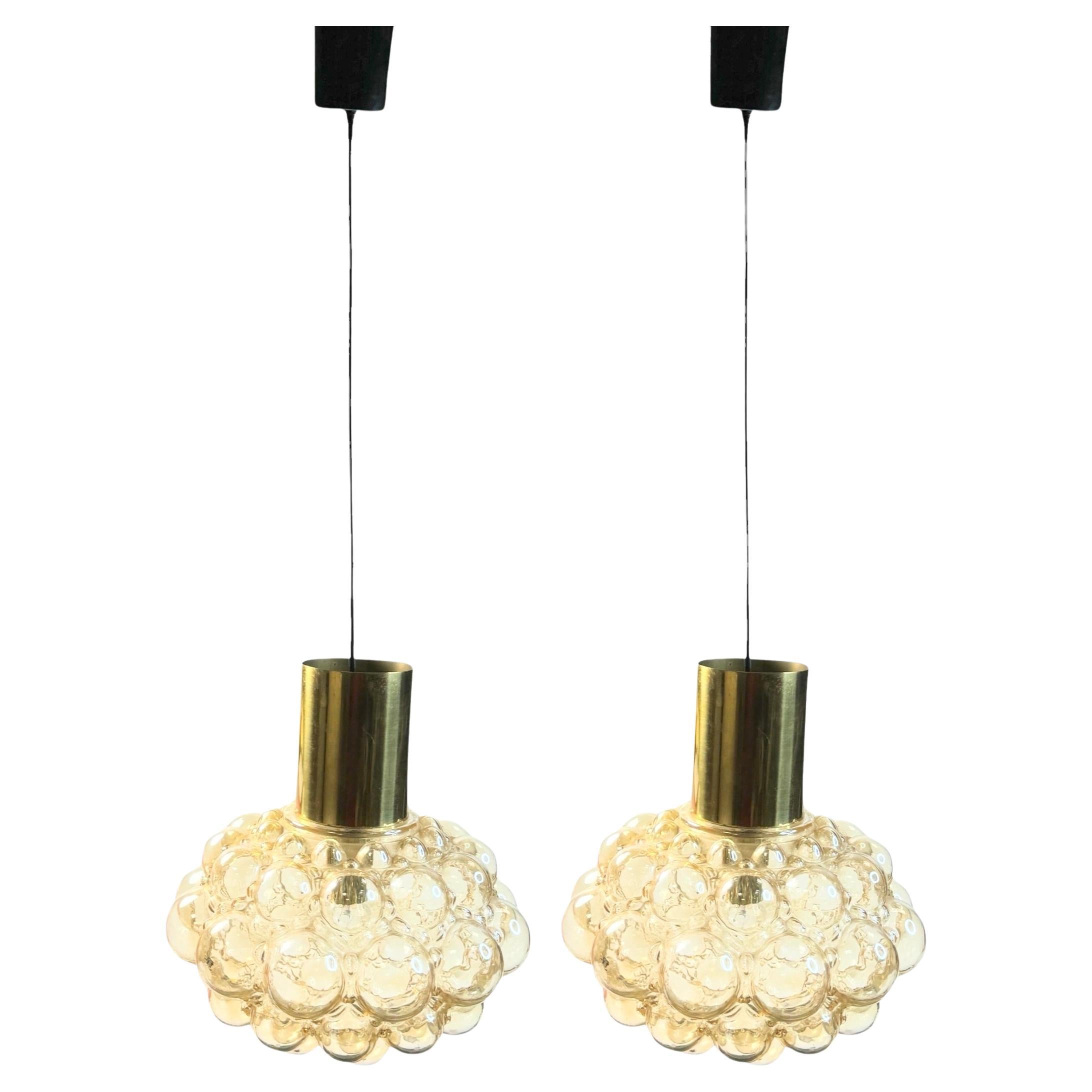 Paire de grandes lampes suspendues en verre bullé par Helena Tynell, Limbourg, Allemagne, années 1960