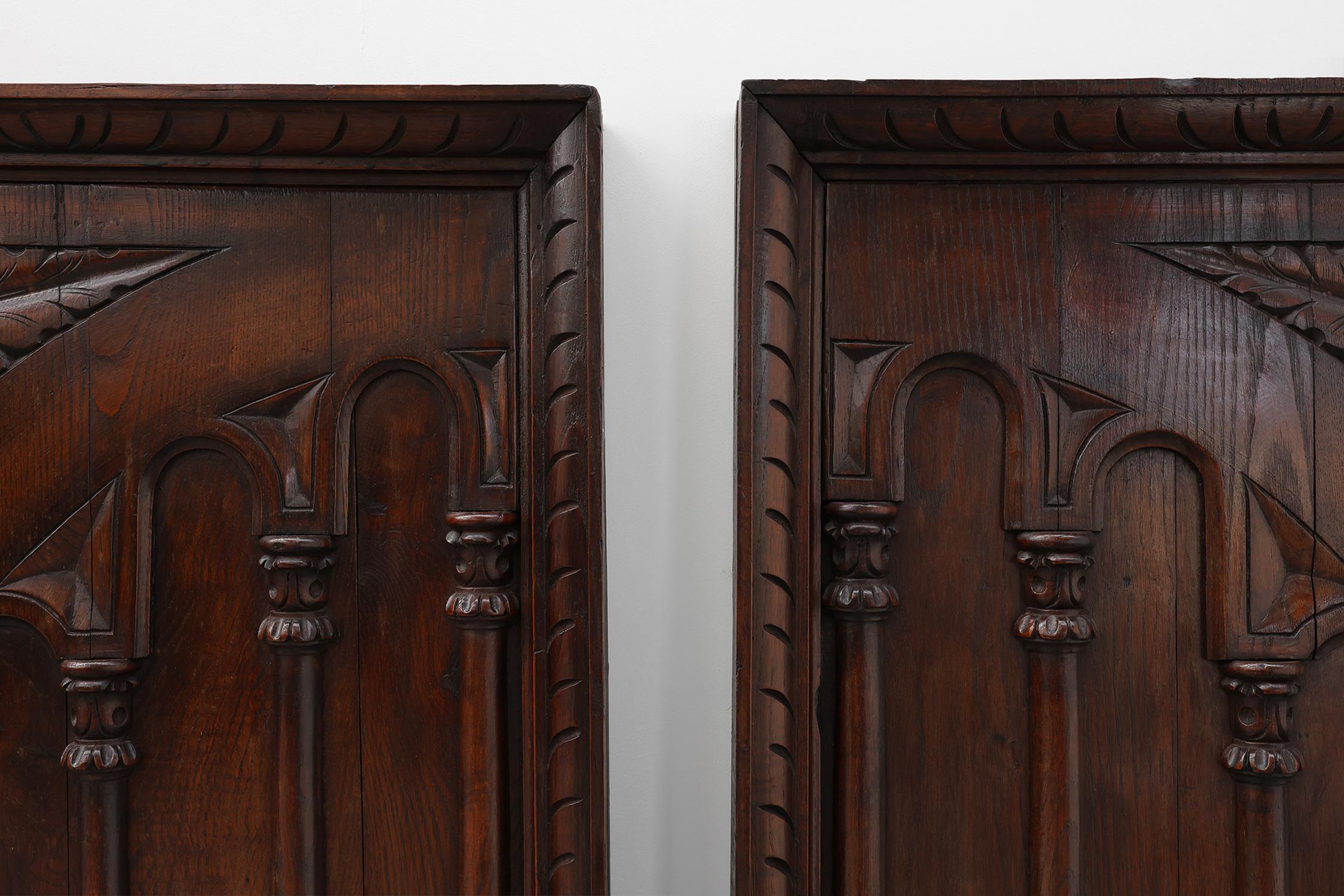Paar große geschnitzte Wandpaneele aus portugiesischer Eiche, ca. 1850 (Portugiesisch) im Angebot