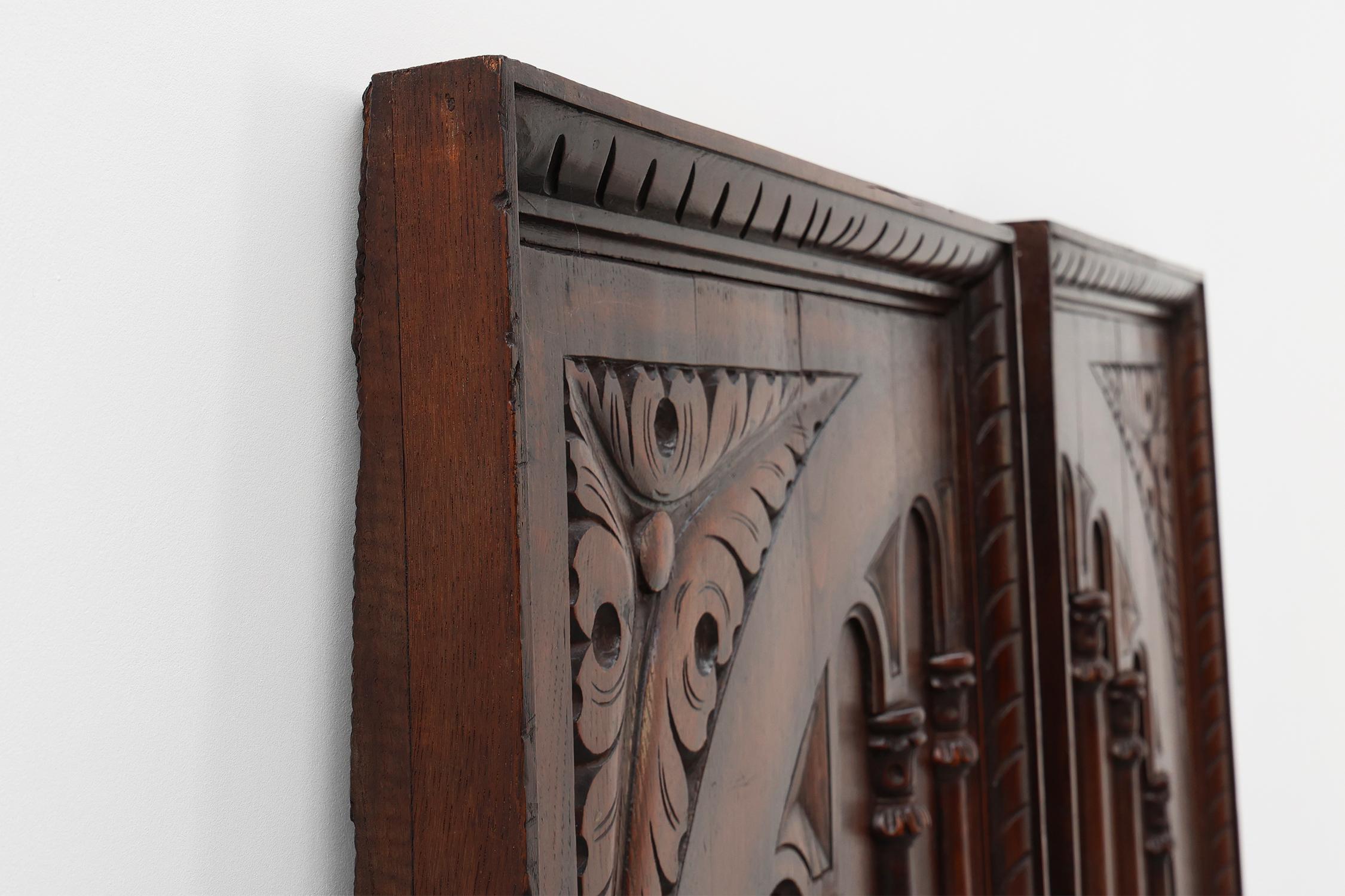 Paar große geschnitzte Wandpaneele aus portugiesischer Eiche, ca. 1850 (Eichenholz) im Angebot