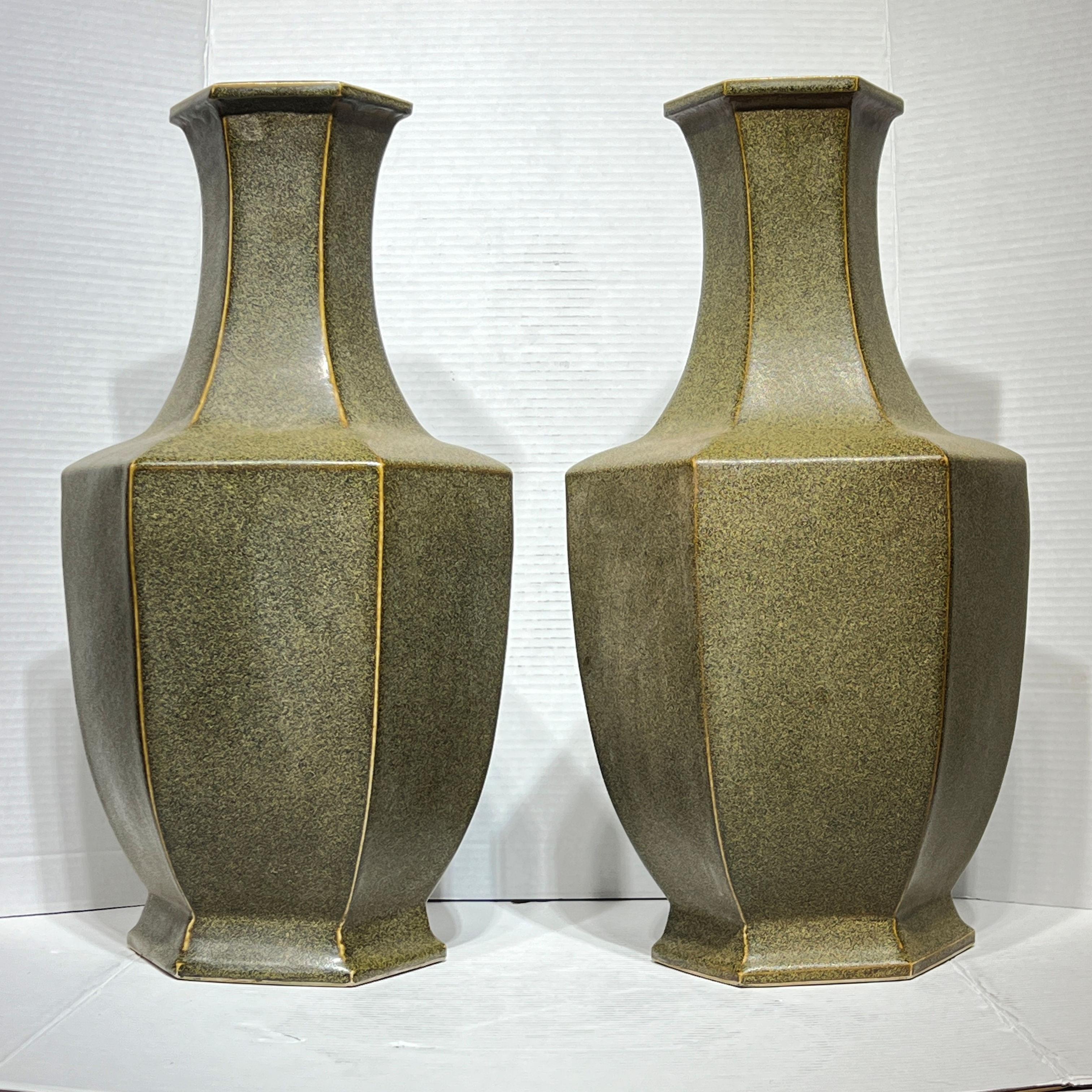 Große chinesische Teadust-Vasen aus glasierter Keramik, Paar (Glasiert) im Angebot