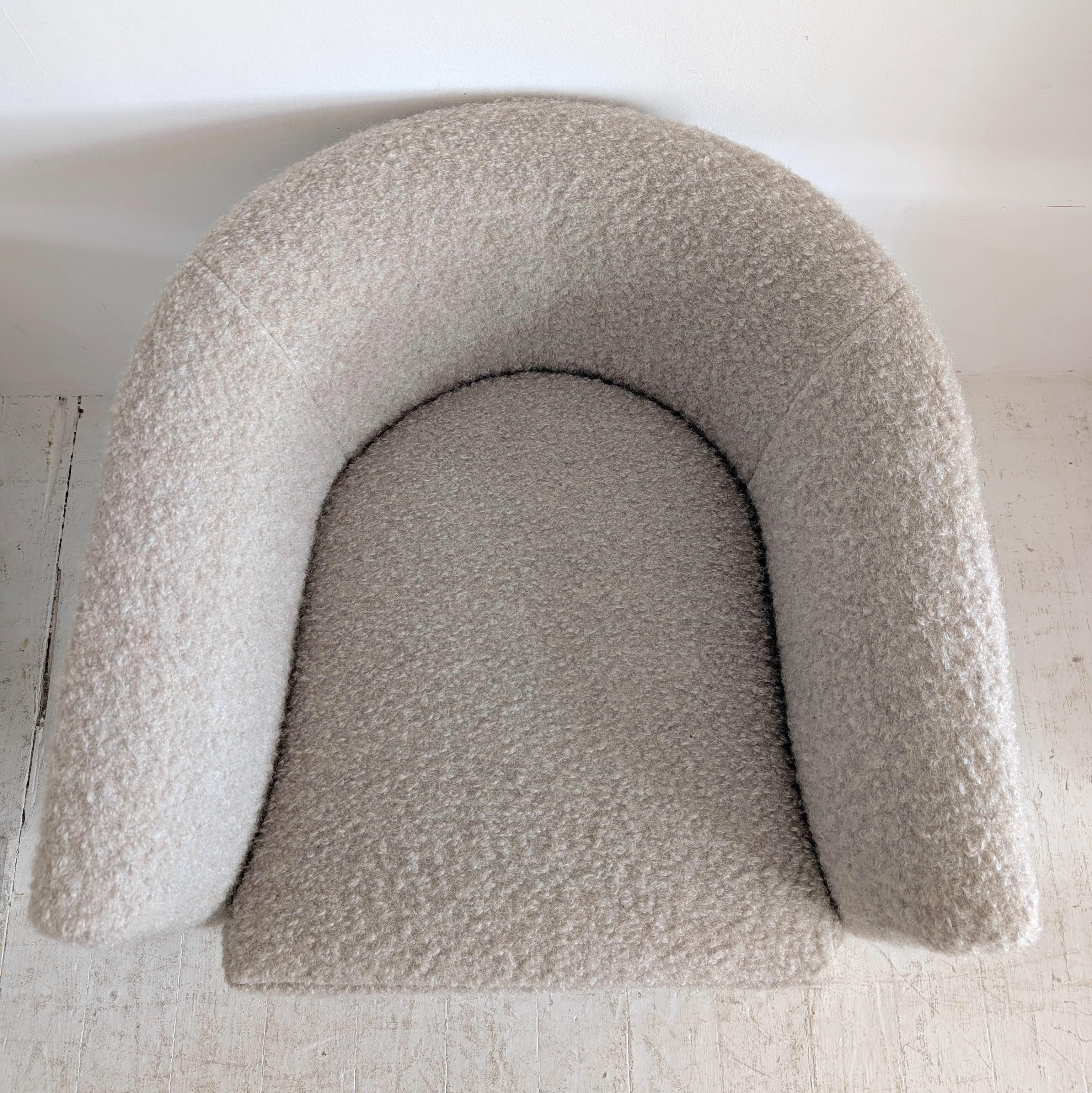 Paire de grands fauteuils de salon en acier chromé mohair boucle par Milo Baughman, USA 1970 en vente 3
