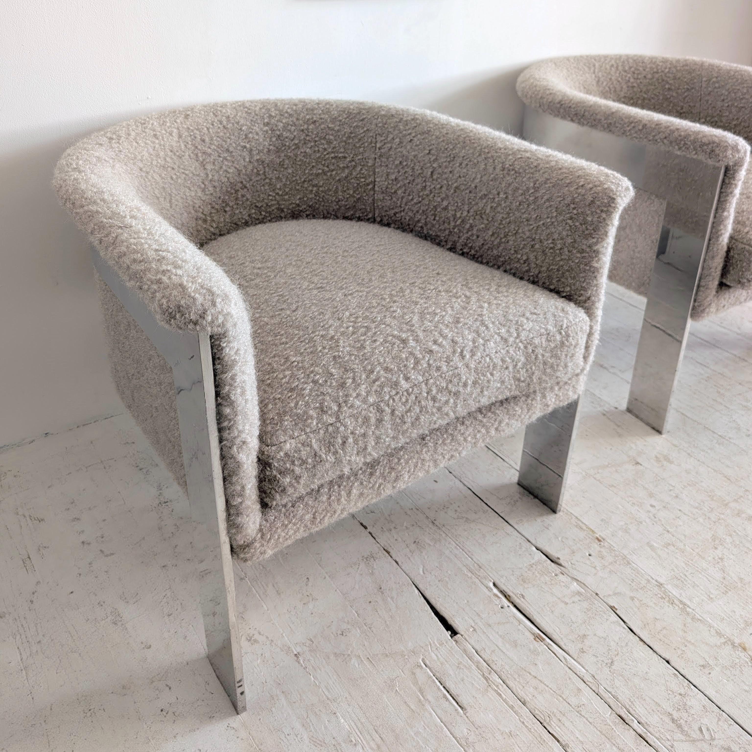 Paire de grands fauteuils de salon en acier chromé mohair boucle par Milo Baughman, USA 1970 en vente 1