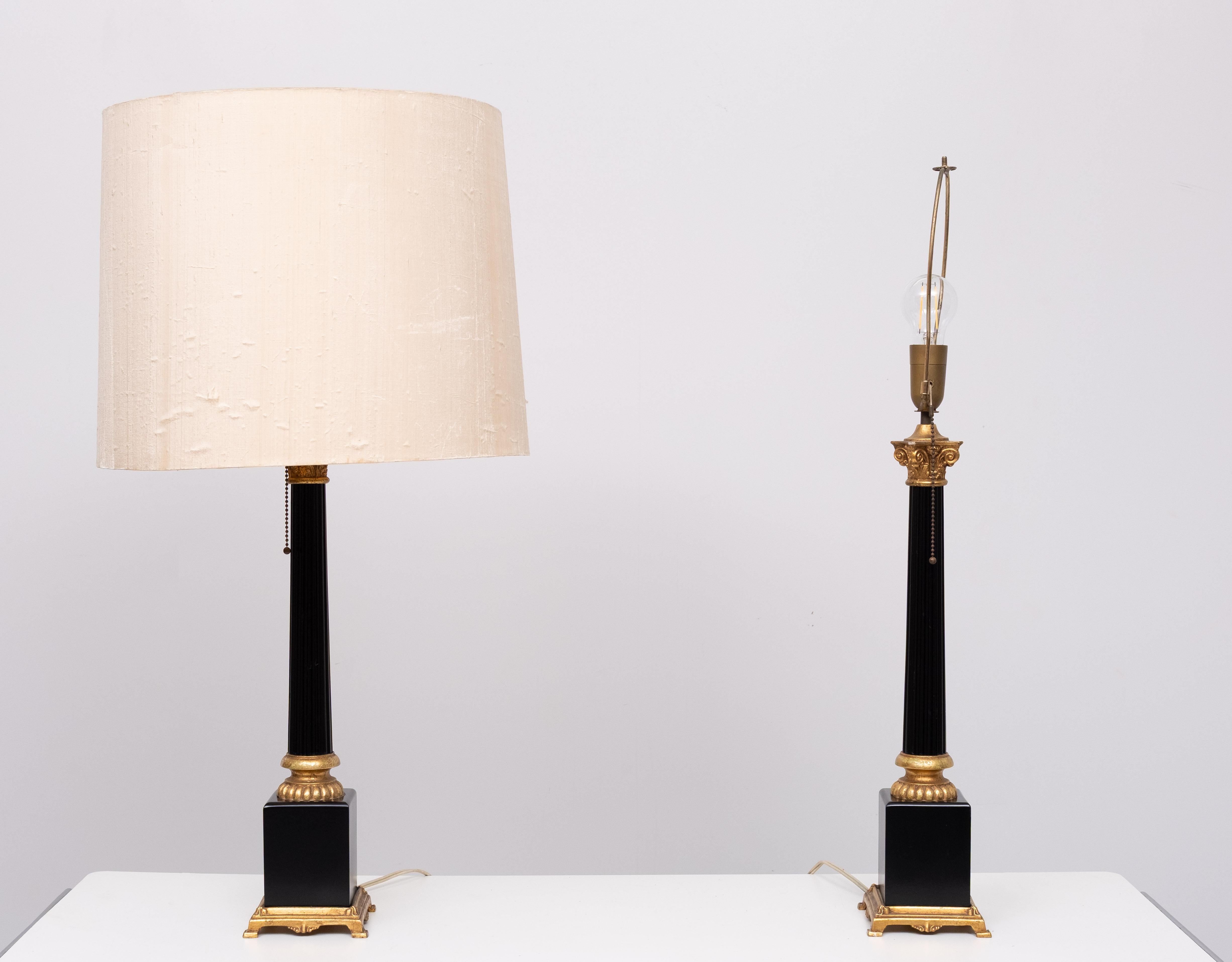 Pareja de lámparas de mesa Colum grandes de Loevsky & Loevsky USA  1970s Georgiano en venta