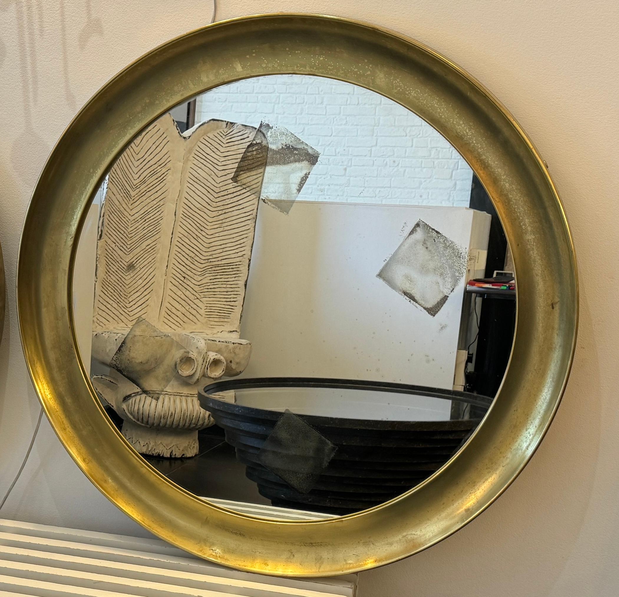 Paire de grands miroirs circulaires concaves en laiton en vente 4