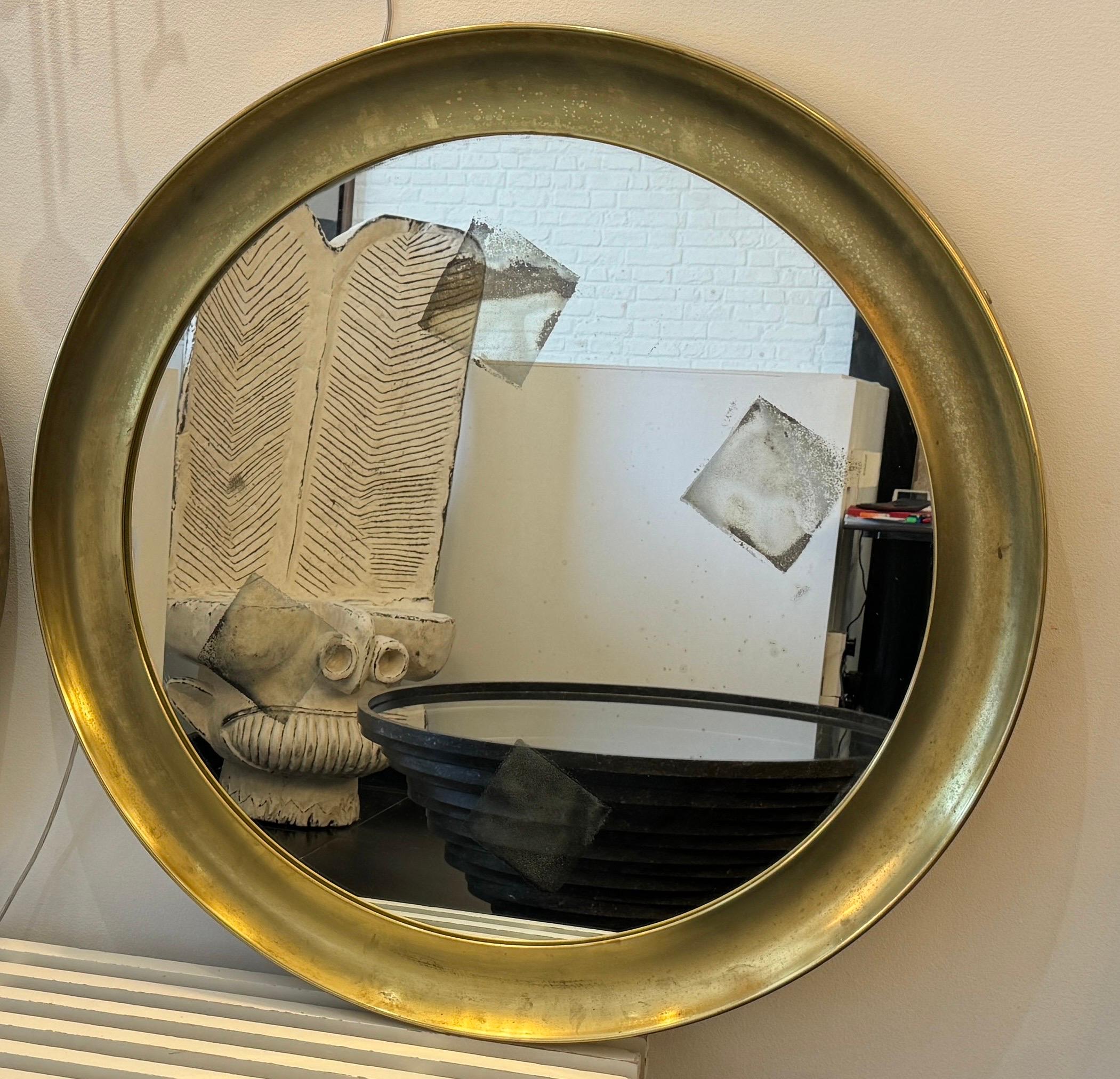 italien Paire de grands miroirs circulaires concaves en laiton en vente