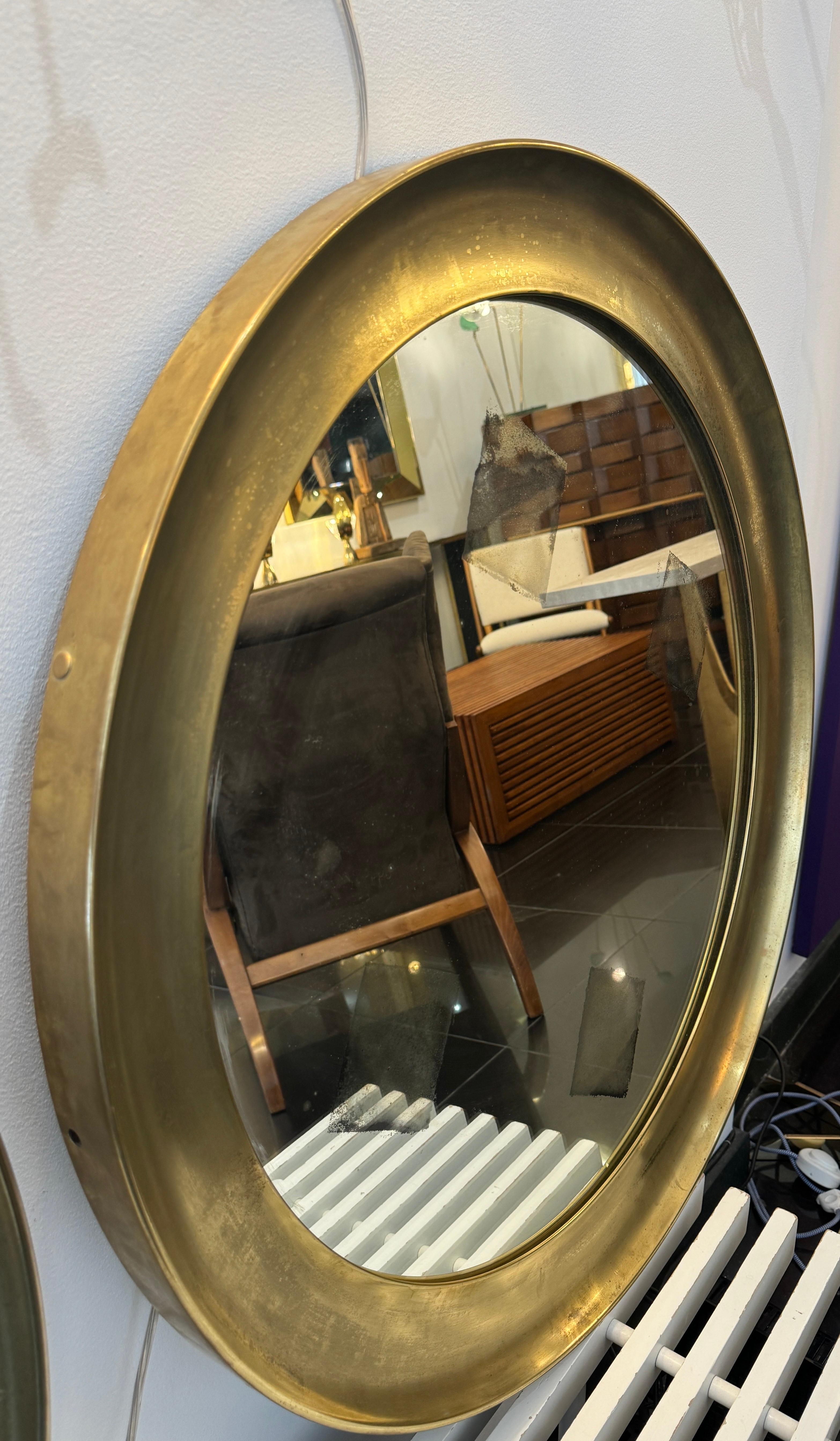 Paire de grands miroirs circulaires concaves en laiton Bon état - En vente à London, GB
