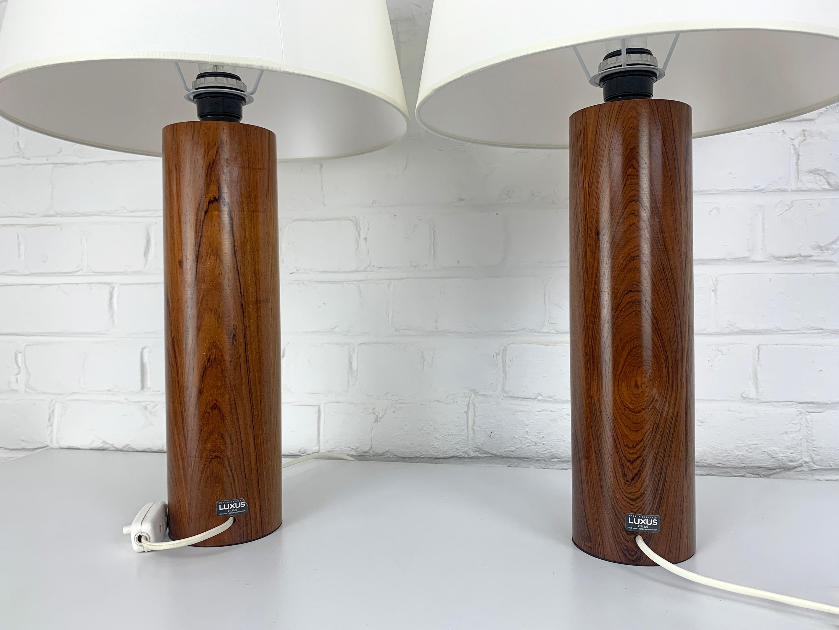 Pair large cylindric wood Table Lamps by Uno & Östen Kristiansson, Luxus, Sweden For Sale 5