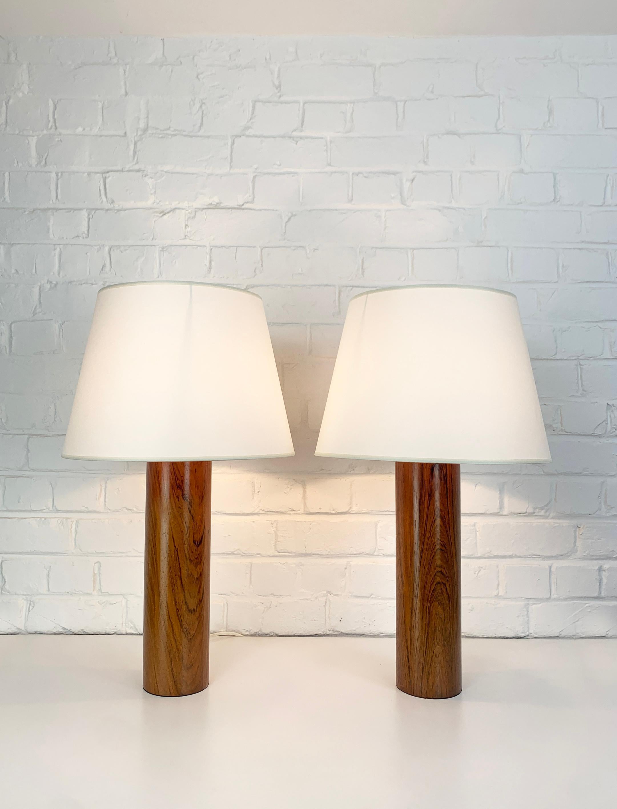 Scandinavian Modern Pair large cylindric wood Table Lamps by Uno & Östen Kristiansson, Luxus, Sweden For Sale