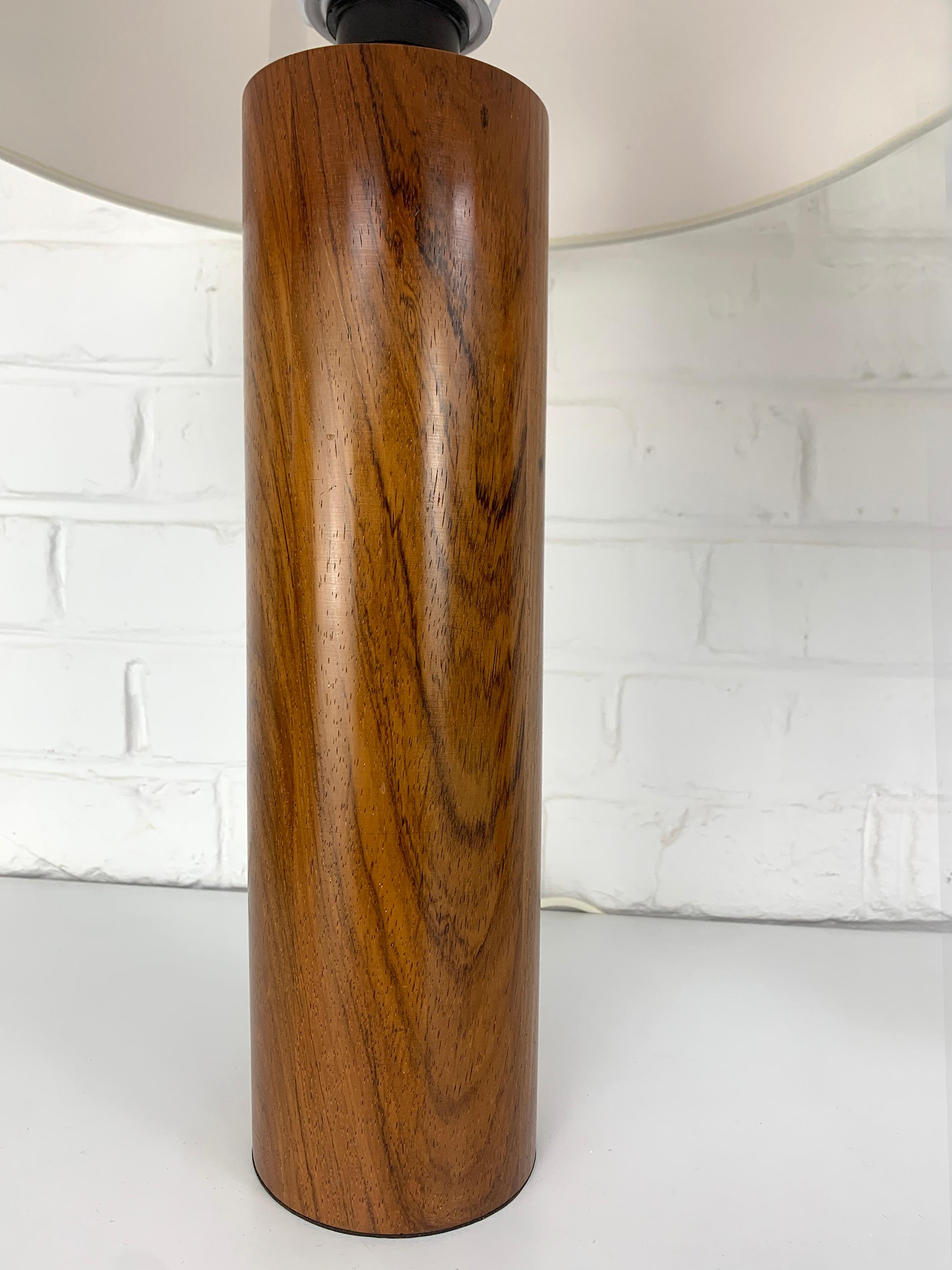 Pair large cylindric wood Table Lamps by Uno & Östen Kristiansson, Luxus, Sweden For Sale 1
