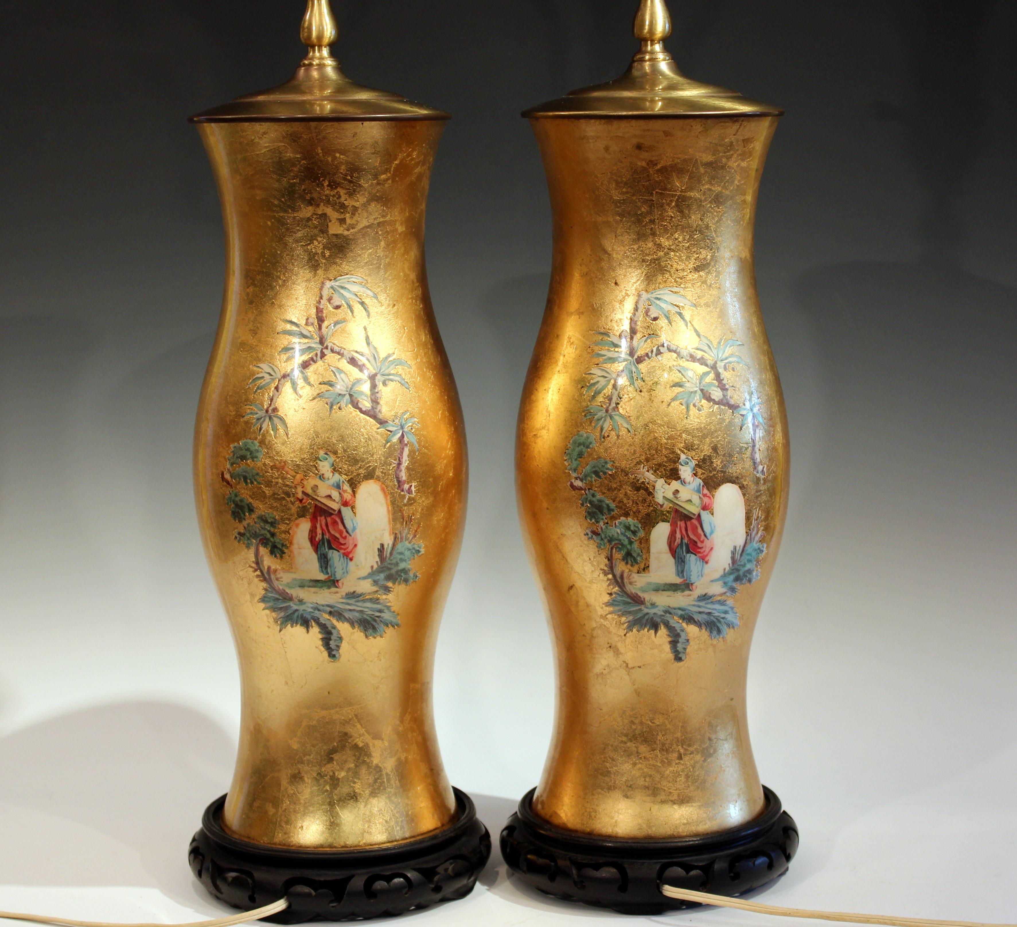 Pair of Large Eglomise Chinoiserie Gilt Decalcomania Vintage Vase Lamps (Vergoldet) im Angebot