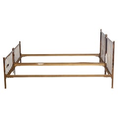 Paire de grands cadres de lit simples en laiton français avec support de base 41 x 83 pouces