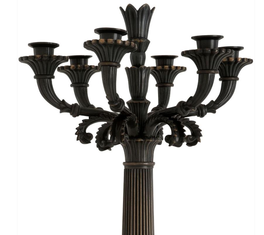 Vittoriano Coppia di grandi candelabri tradizionali francesi in bronzo in vendita